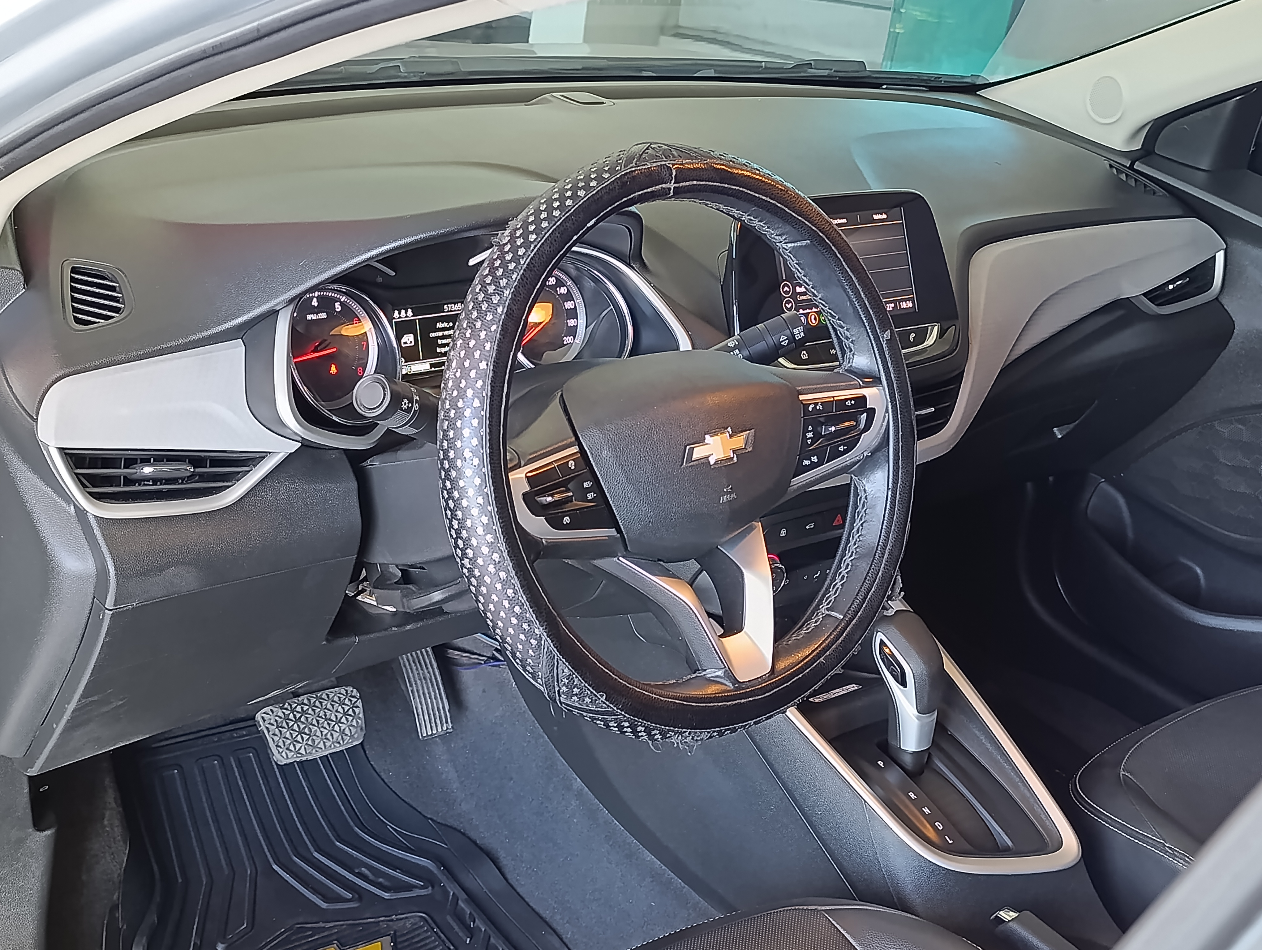 Chevrolet ONIX Lateral izquierdo 8