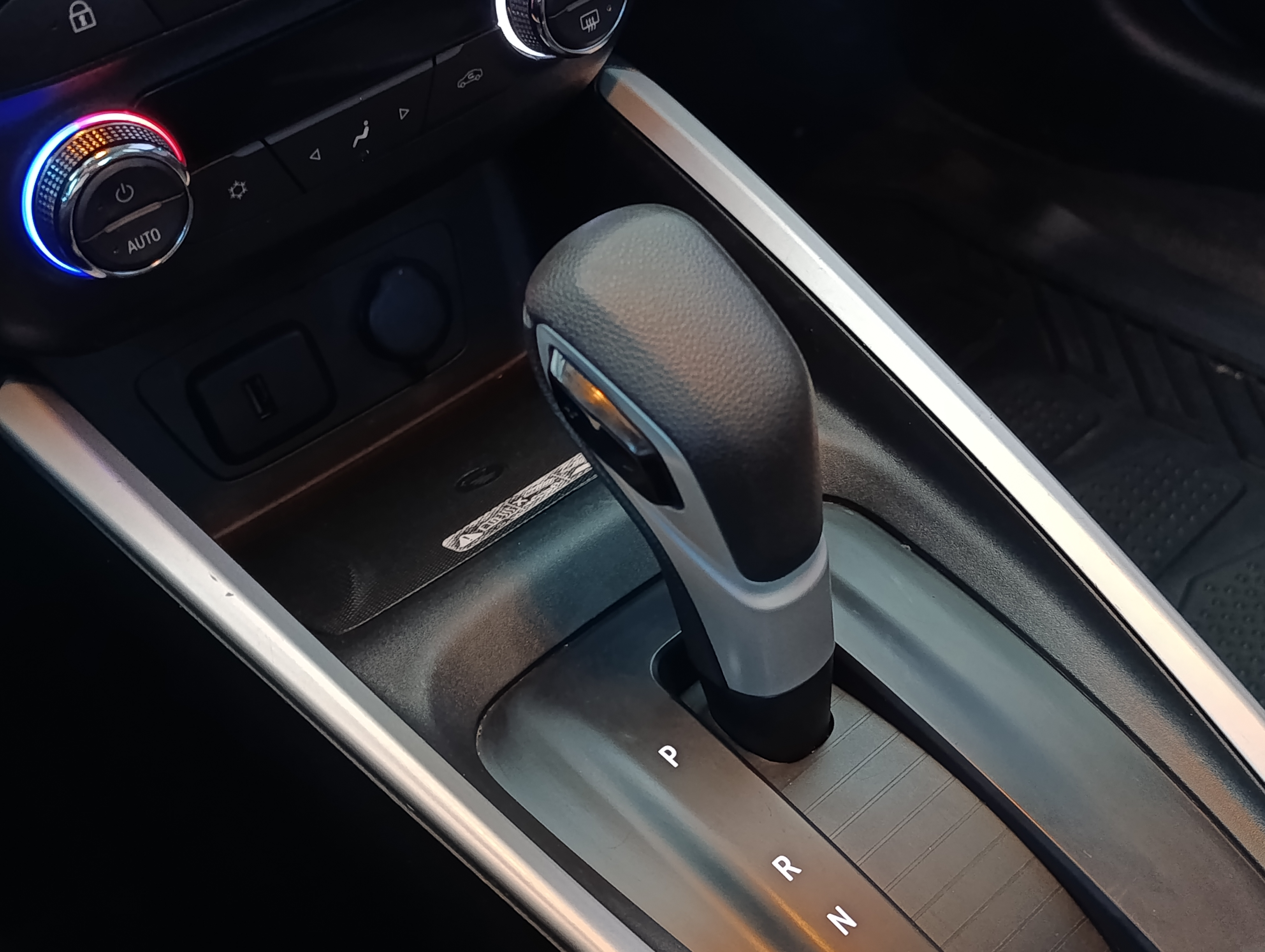 Chevrolet ONIX Interior 13
