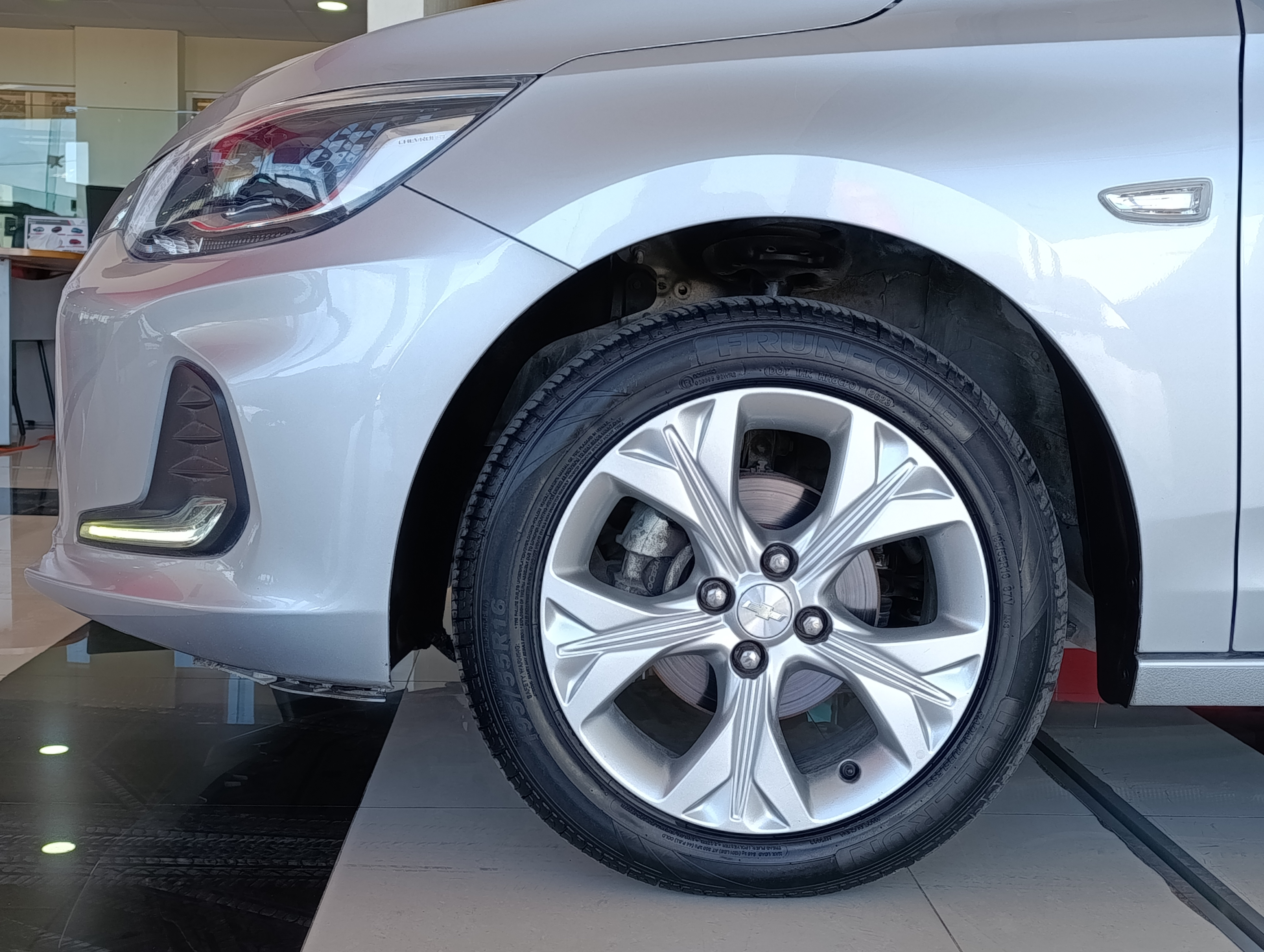 Chevrolet ONIX Atrás 31
