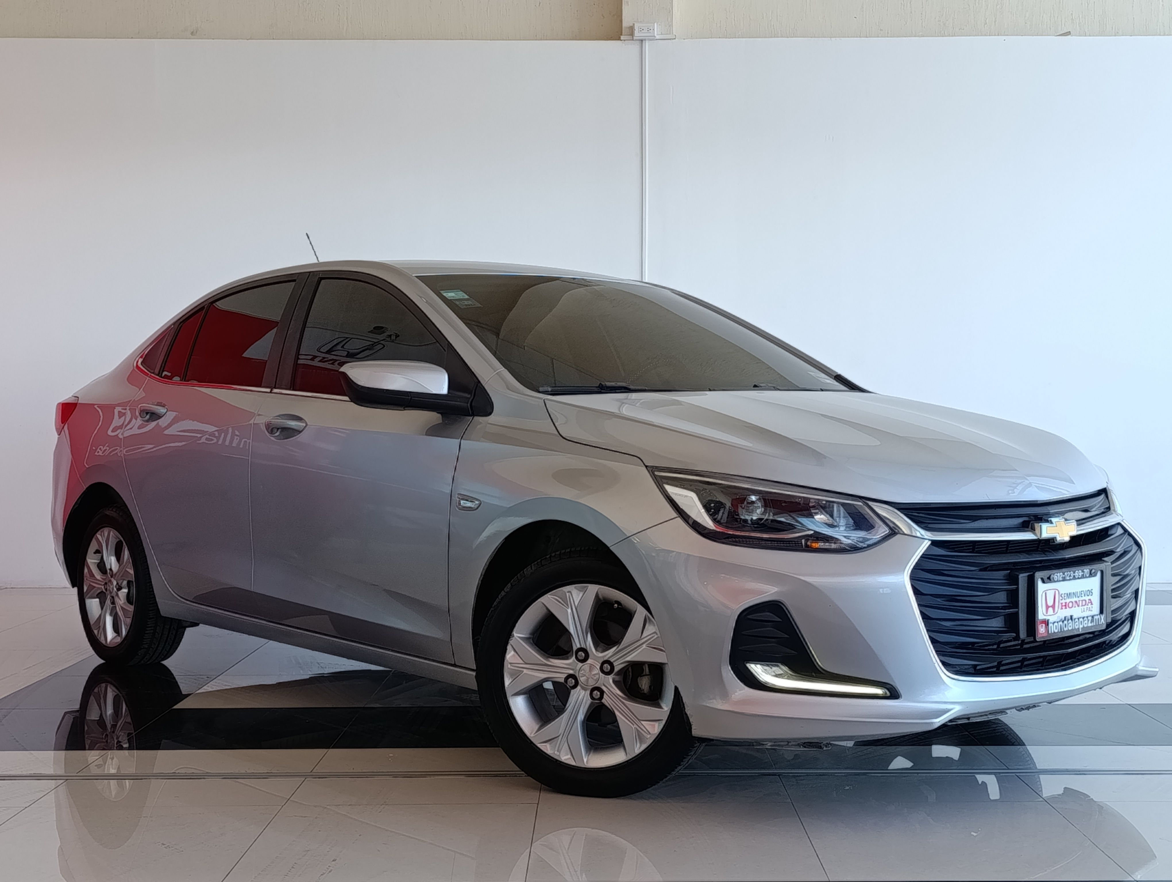 Chevrolet ONIX Lateral derecho 3