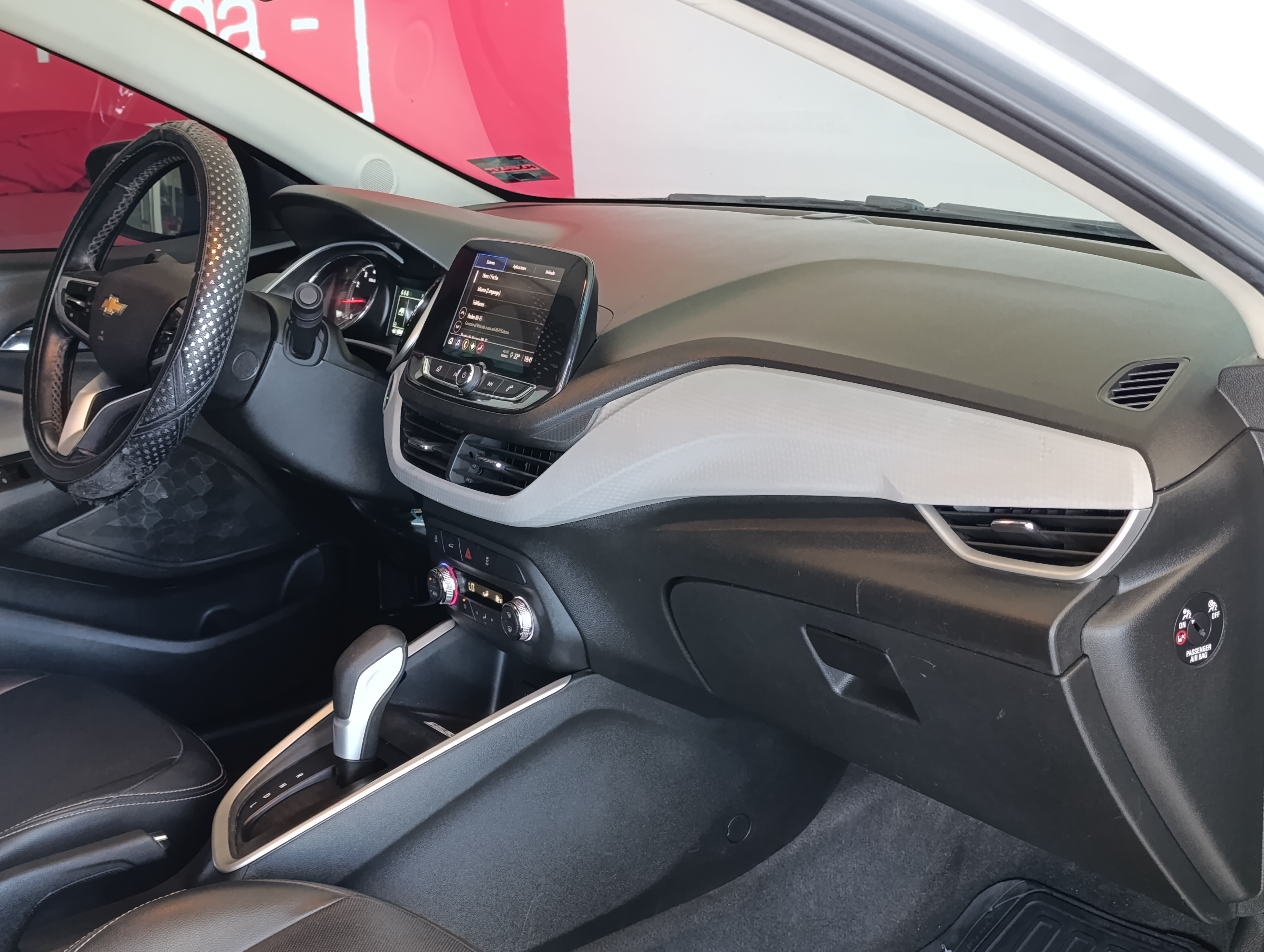 Chevrolet ONIX Lateral derecho 14