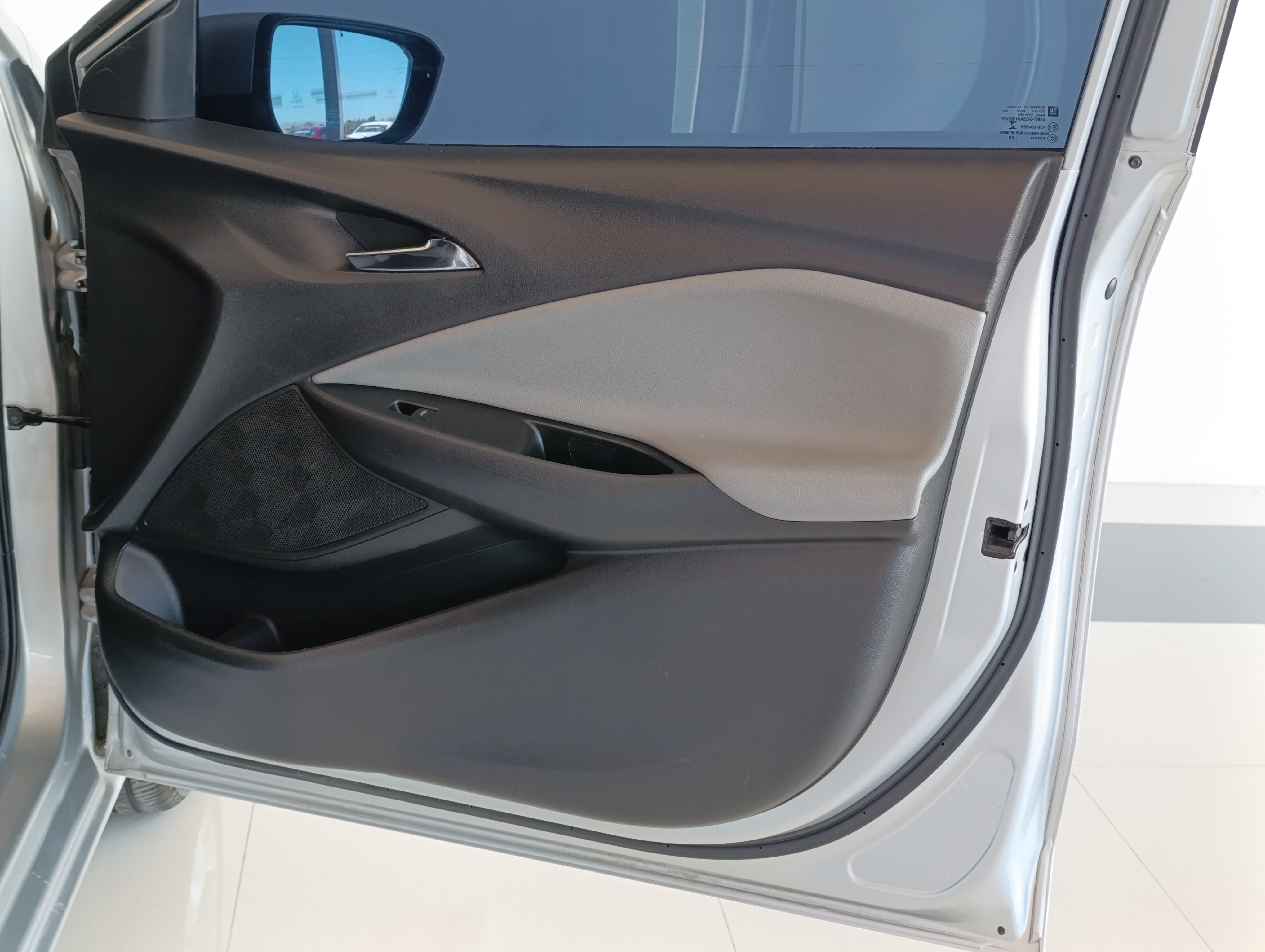 Chevrolet ONIX Interior 17
