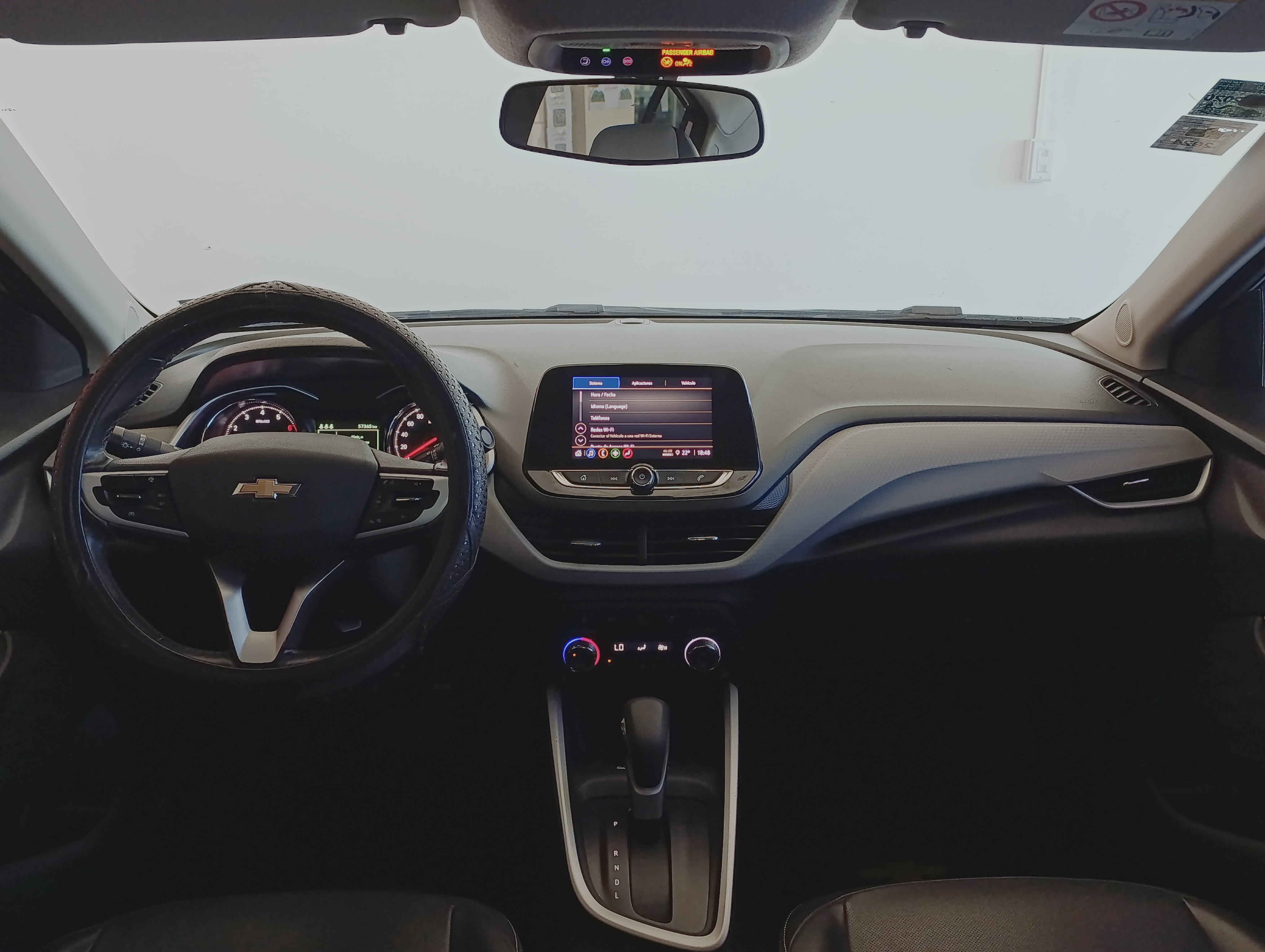 Chevrolet ONIX Lateral derecho 15