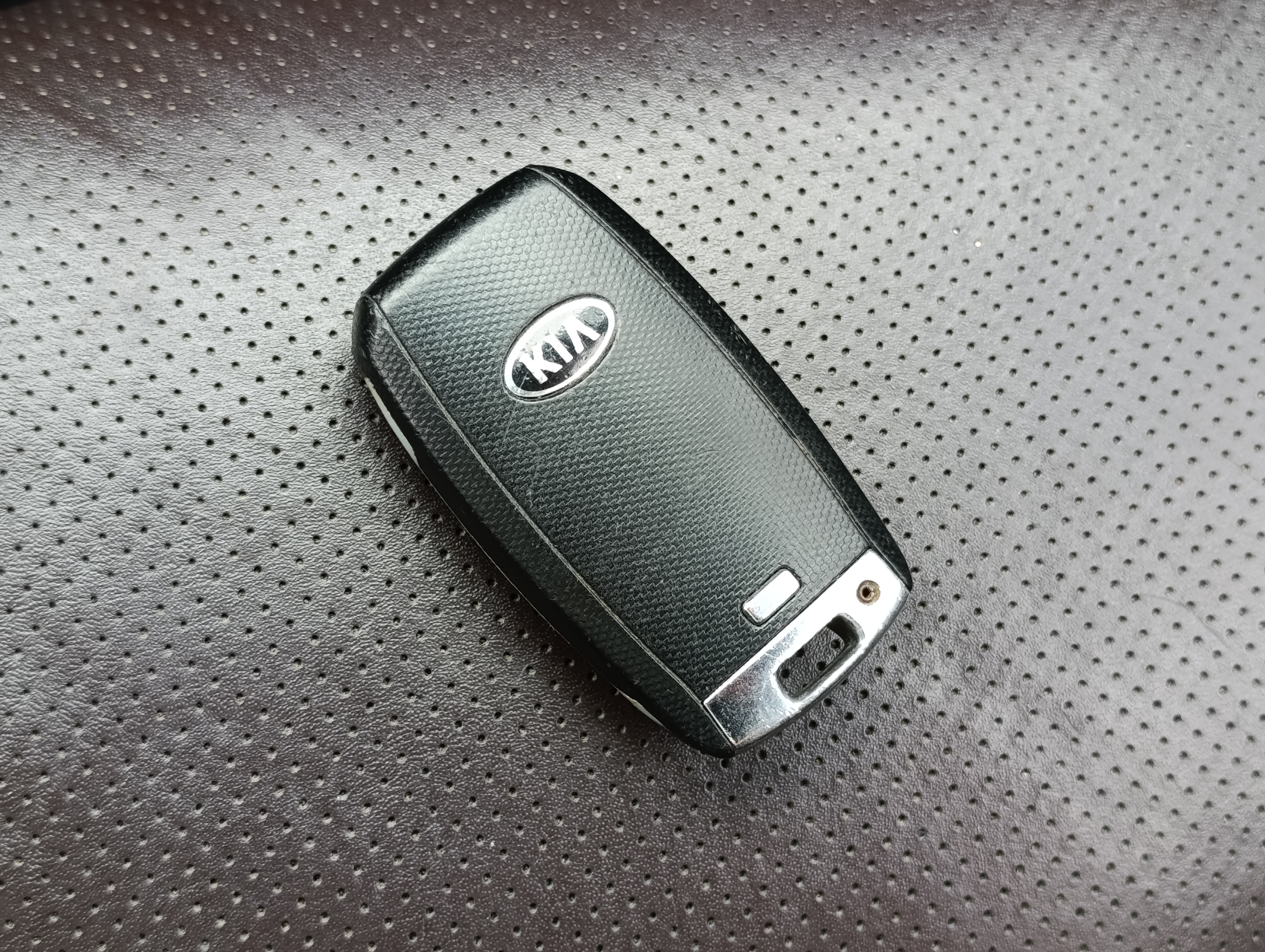 KIA Optima Lateral izquierdo 33
