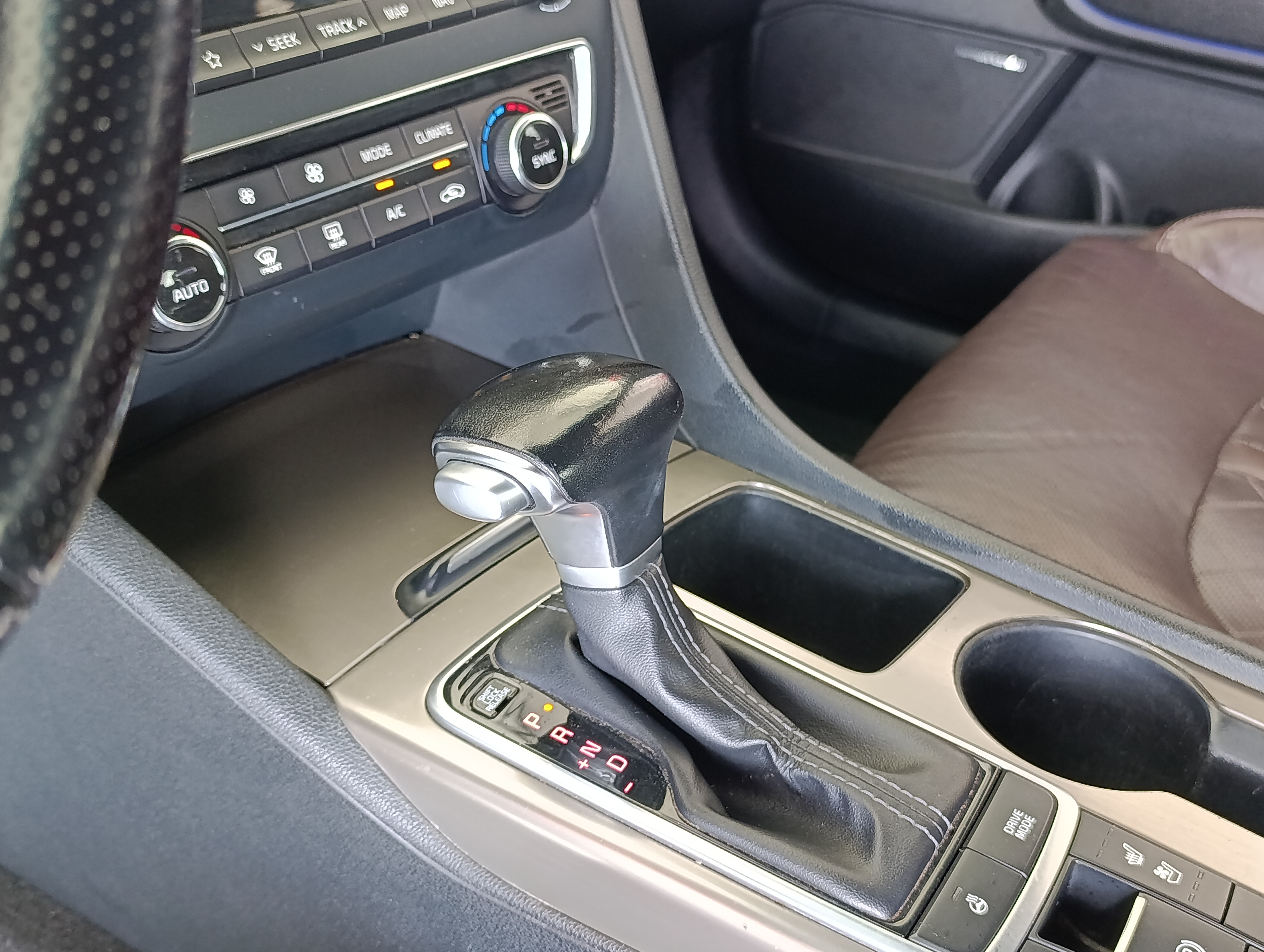 KIA Optima Interior 13