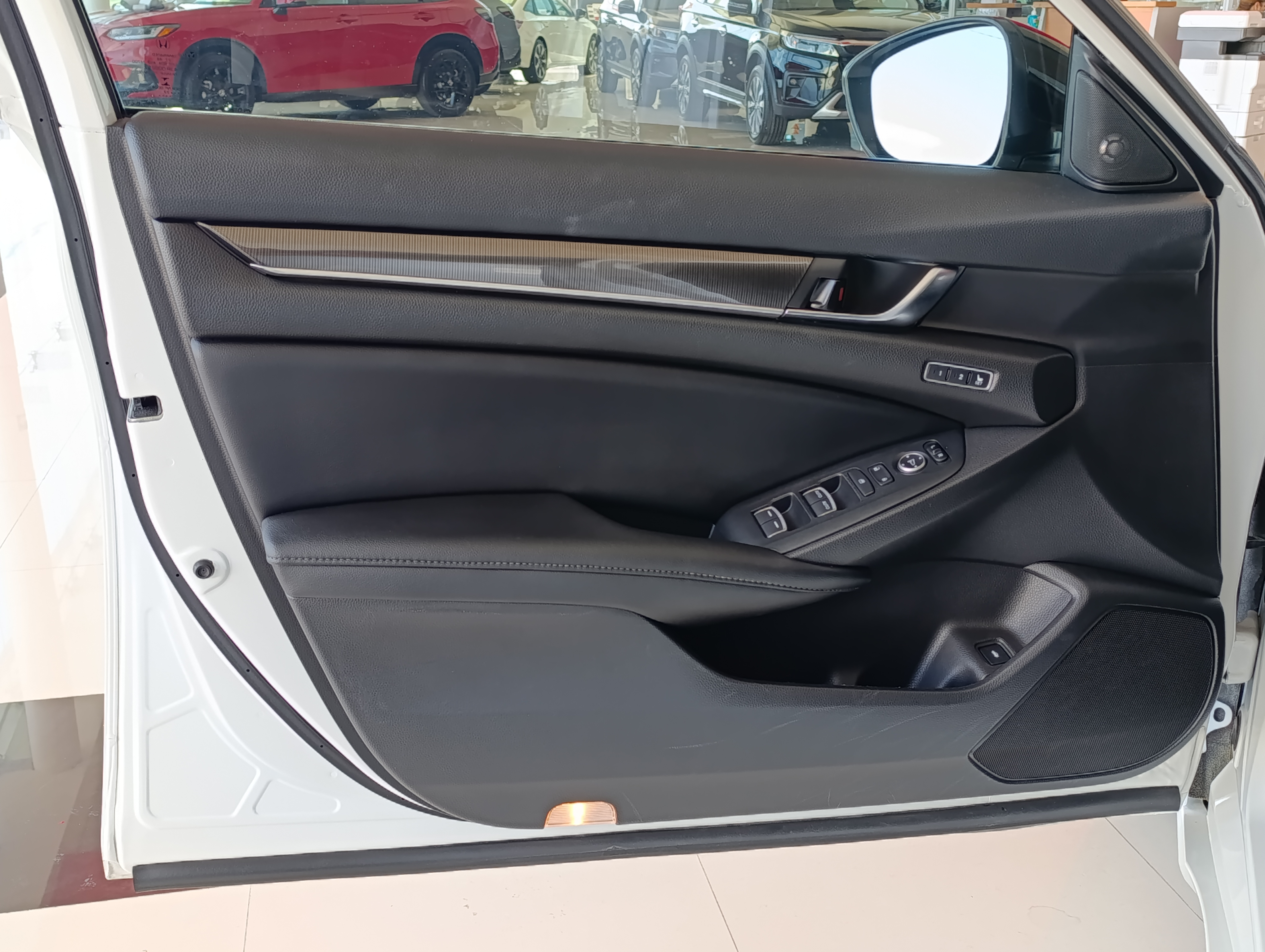 Honda ACCORD Interior 4