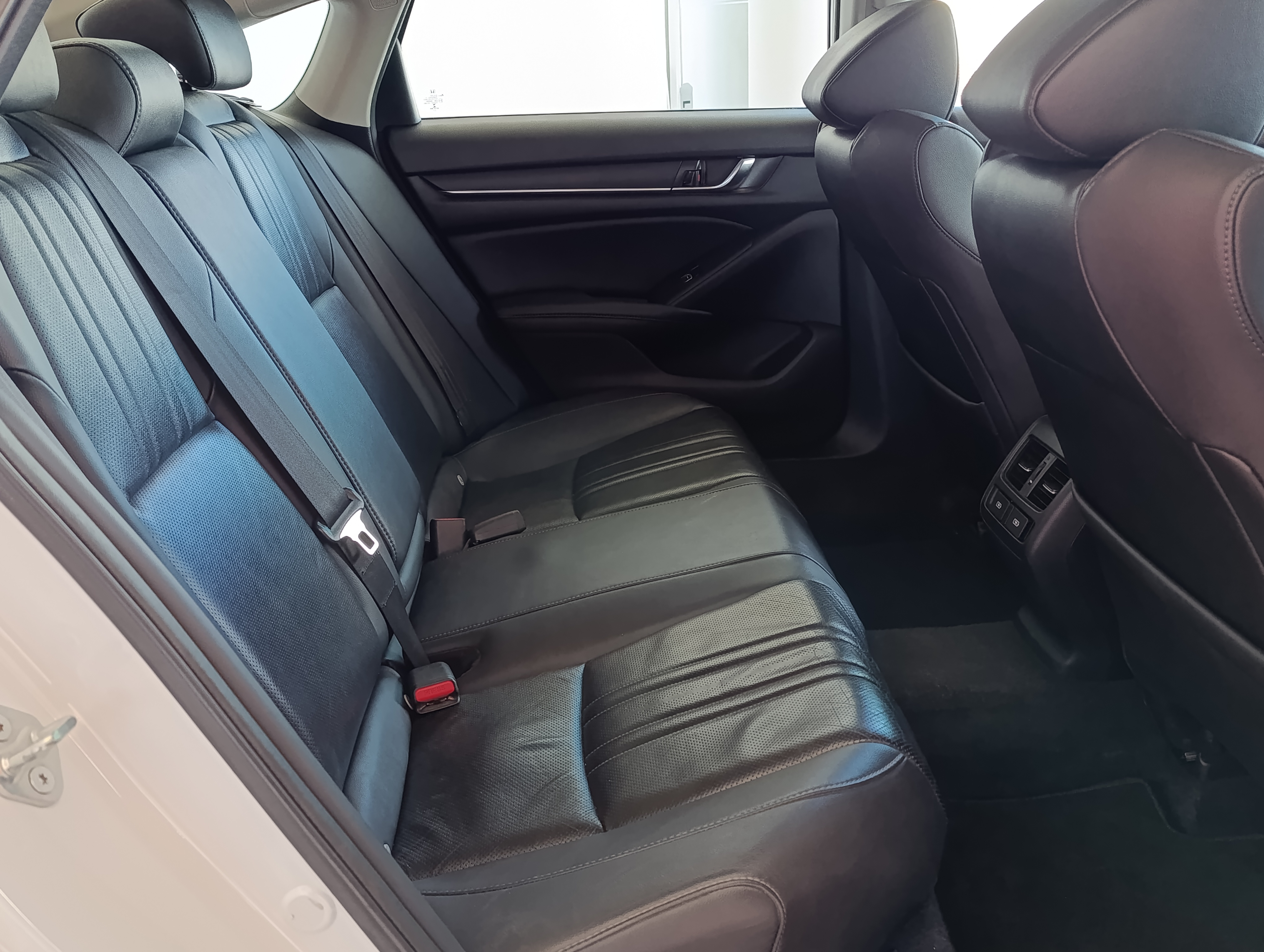 Honda ACCORD Lateral izquierdo 21