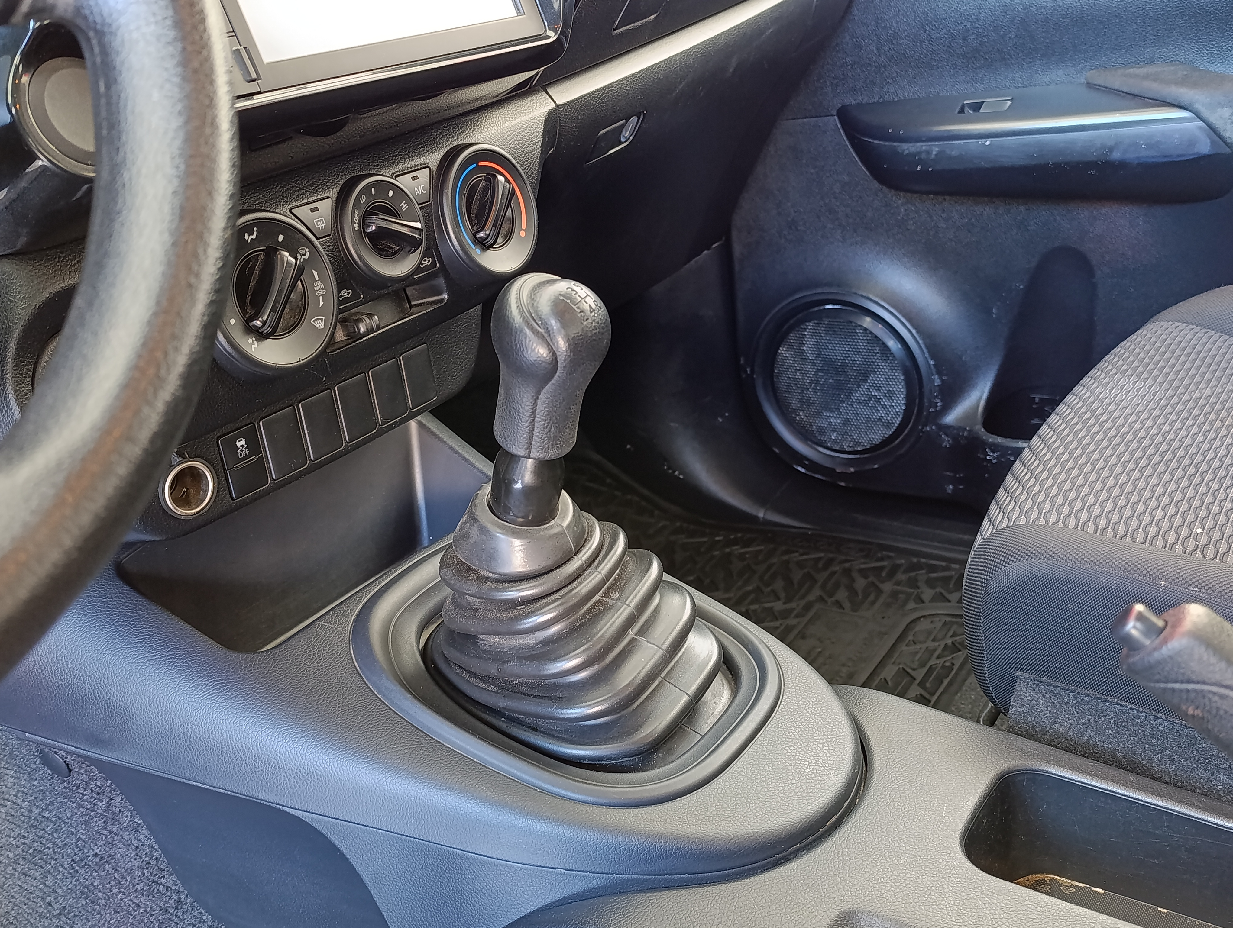Toyota HILUX Atrás 10