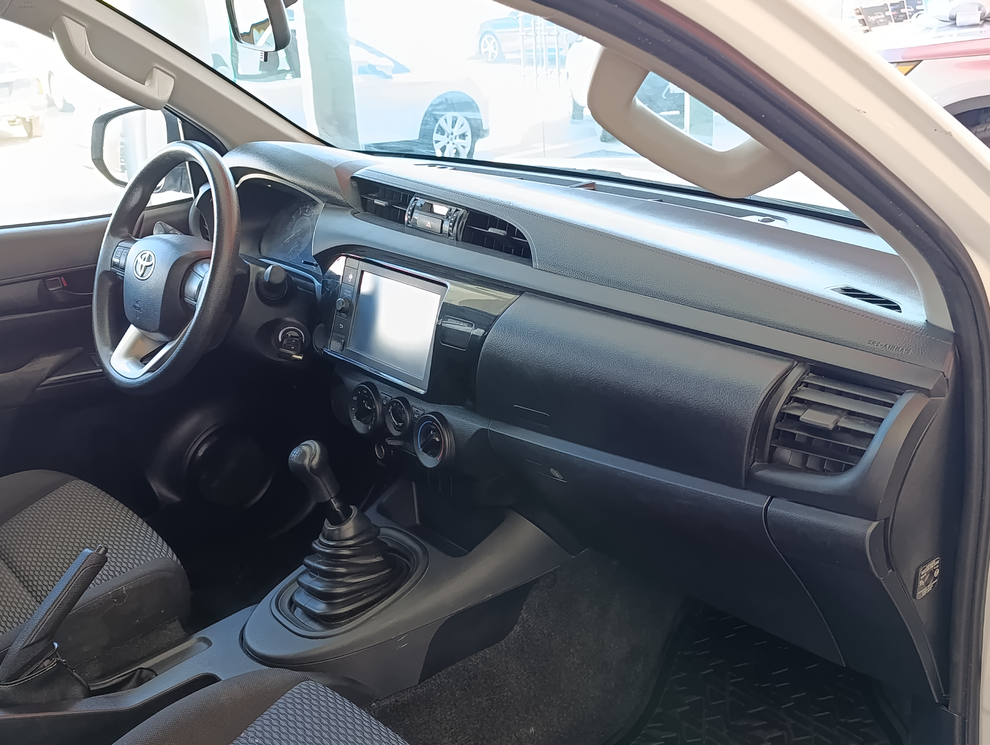 Toyota HILUX Asientos 11