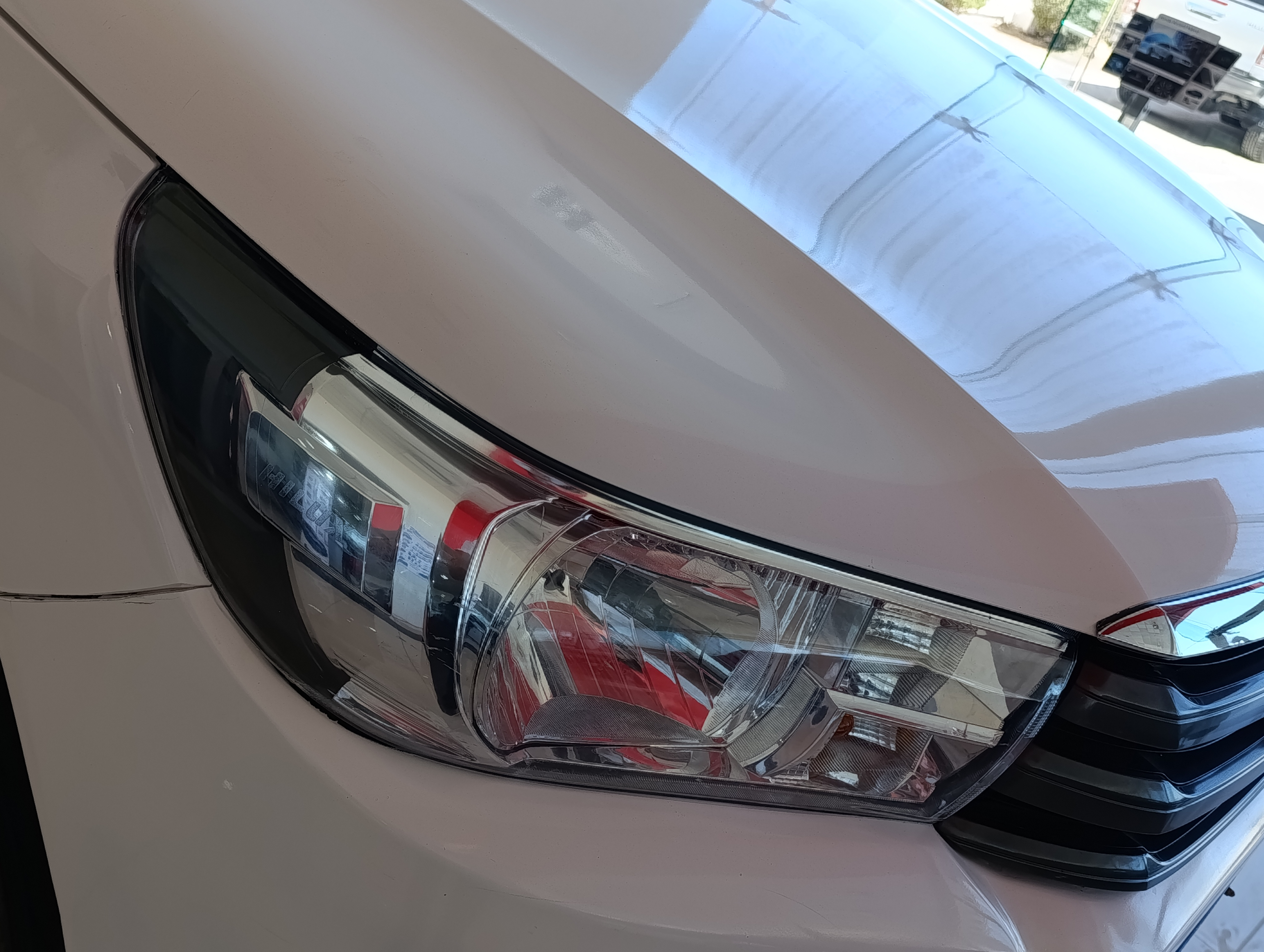 Toyota HILUX Atrás 15
