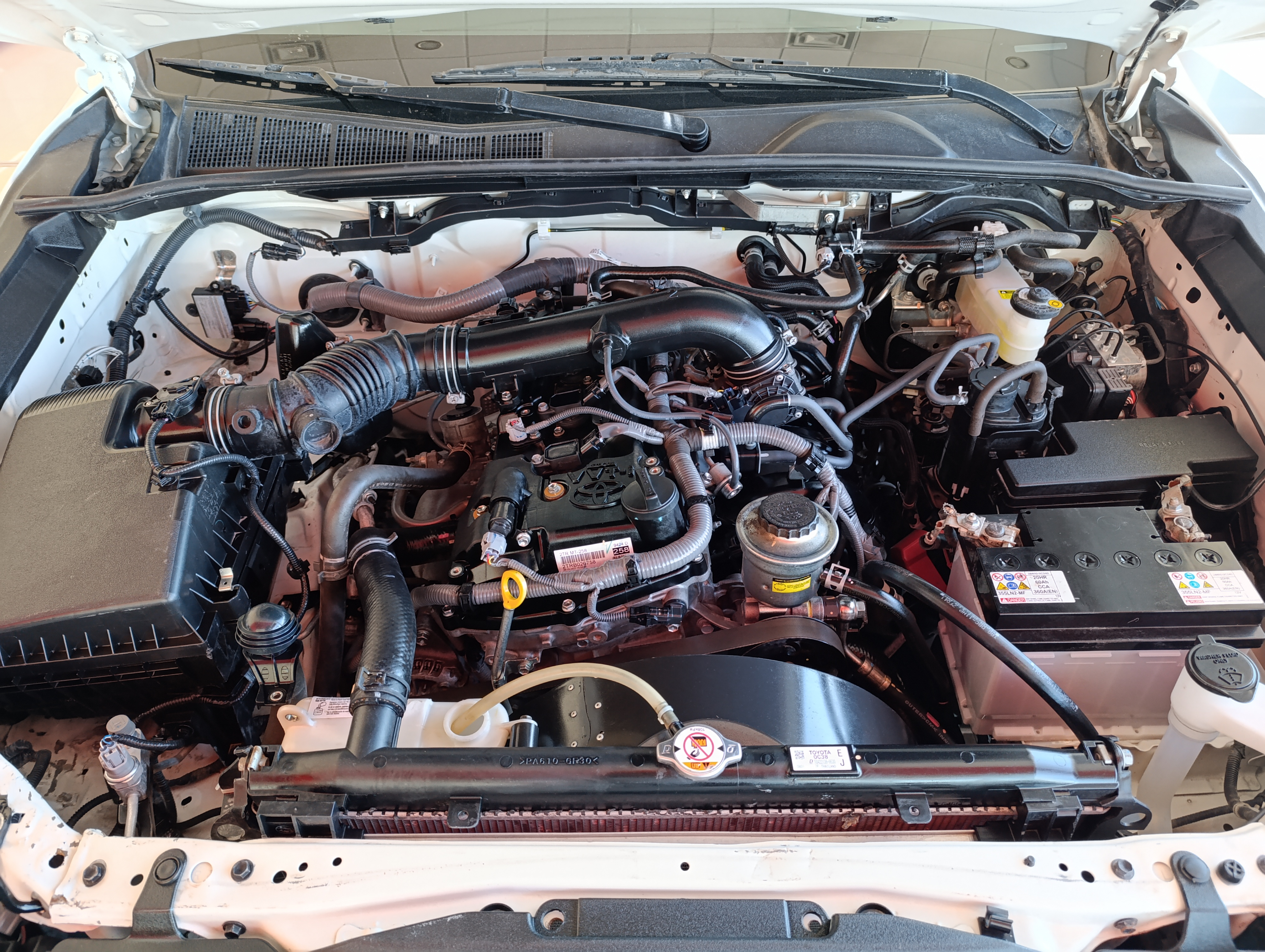 Toyota HILUX Lateral derecho 17