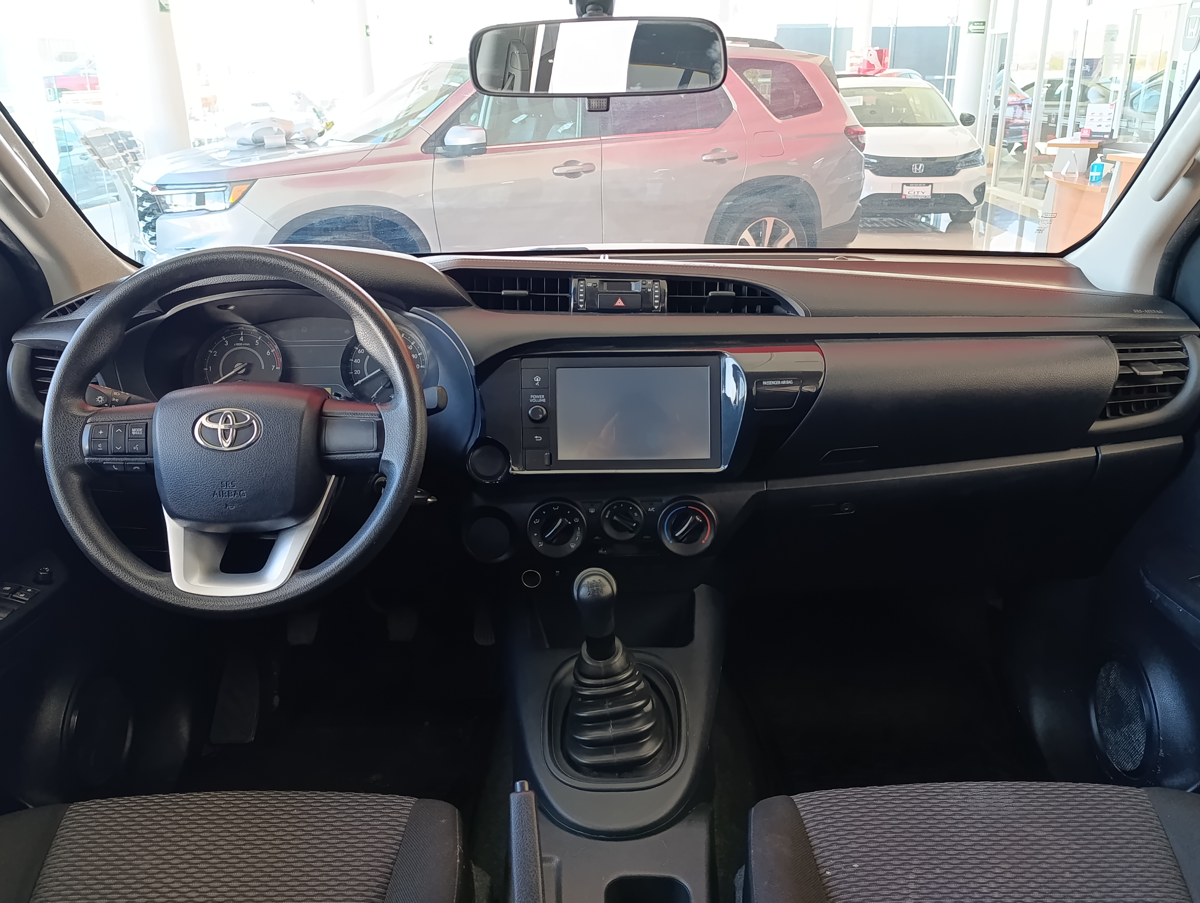 Toyota HILUX Lateral derecho 12