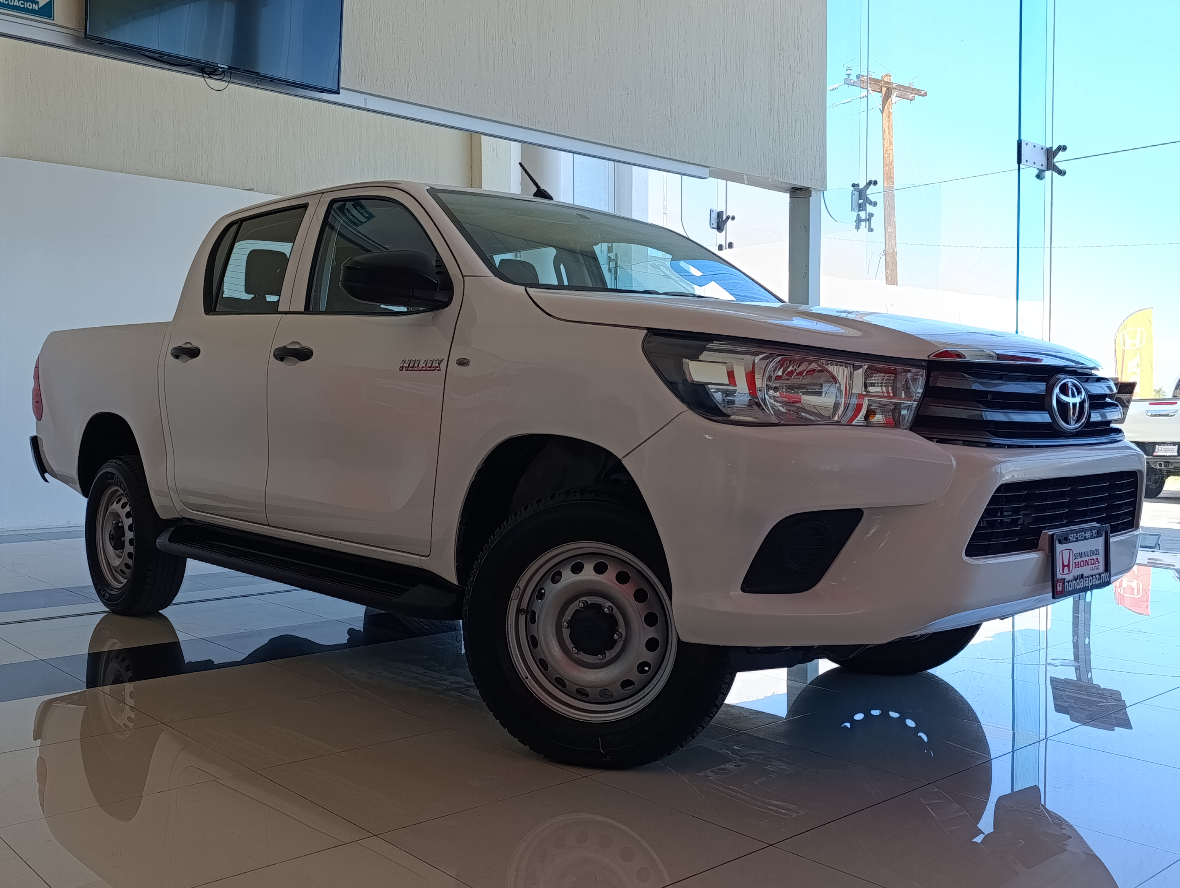 Toyota HILUX Frente 3