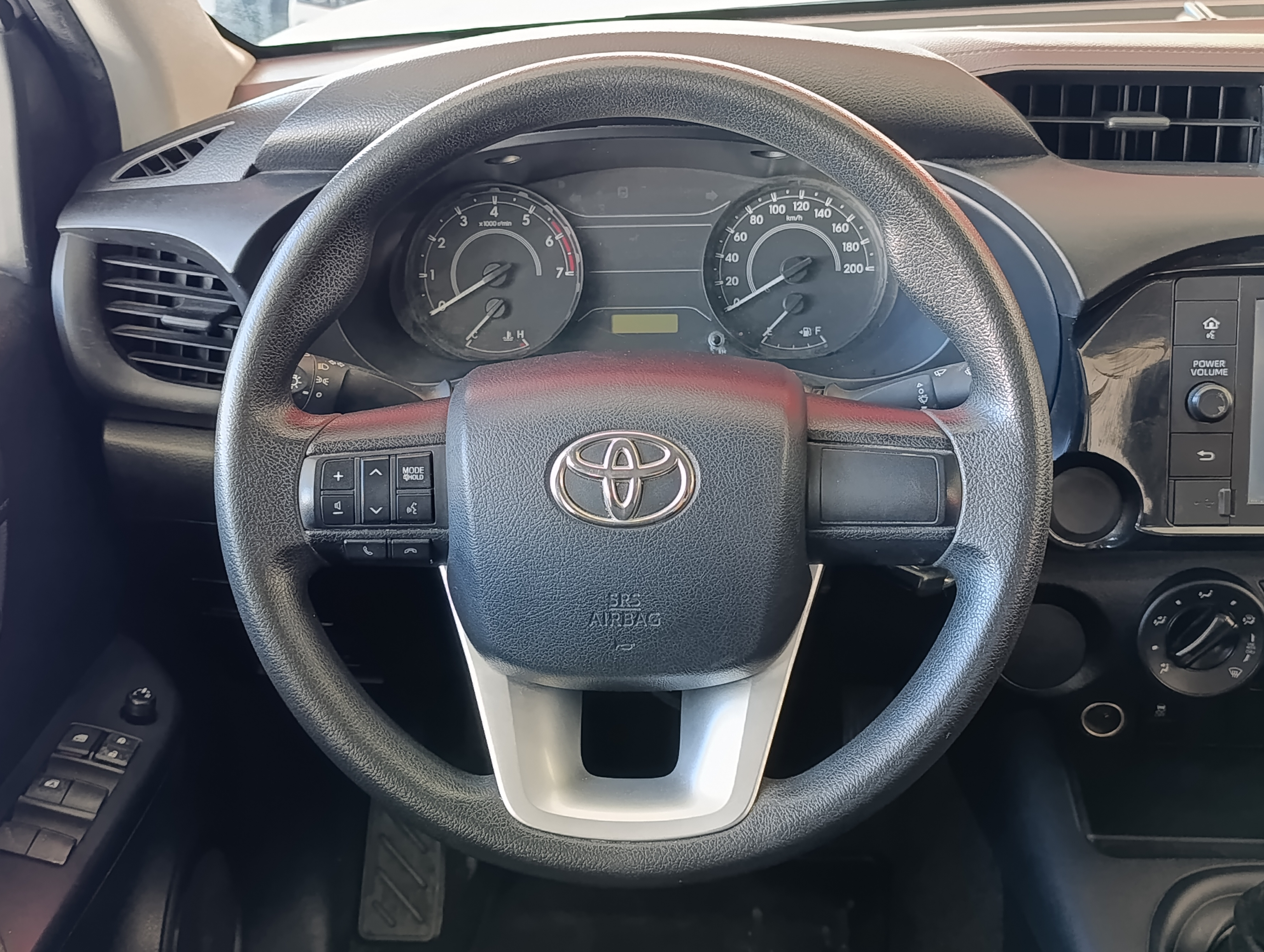 Toyota HILUX Asientos 7