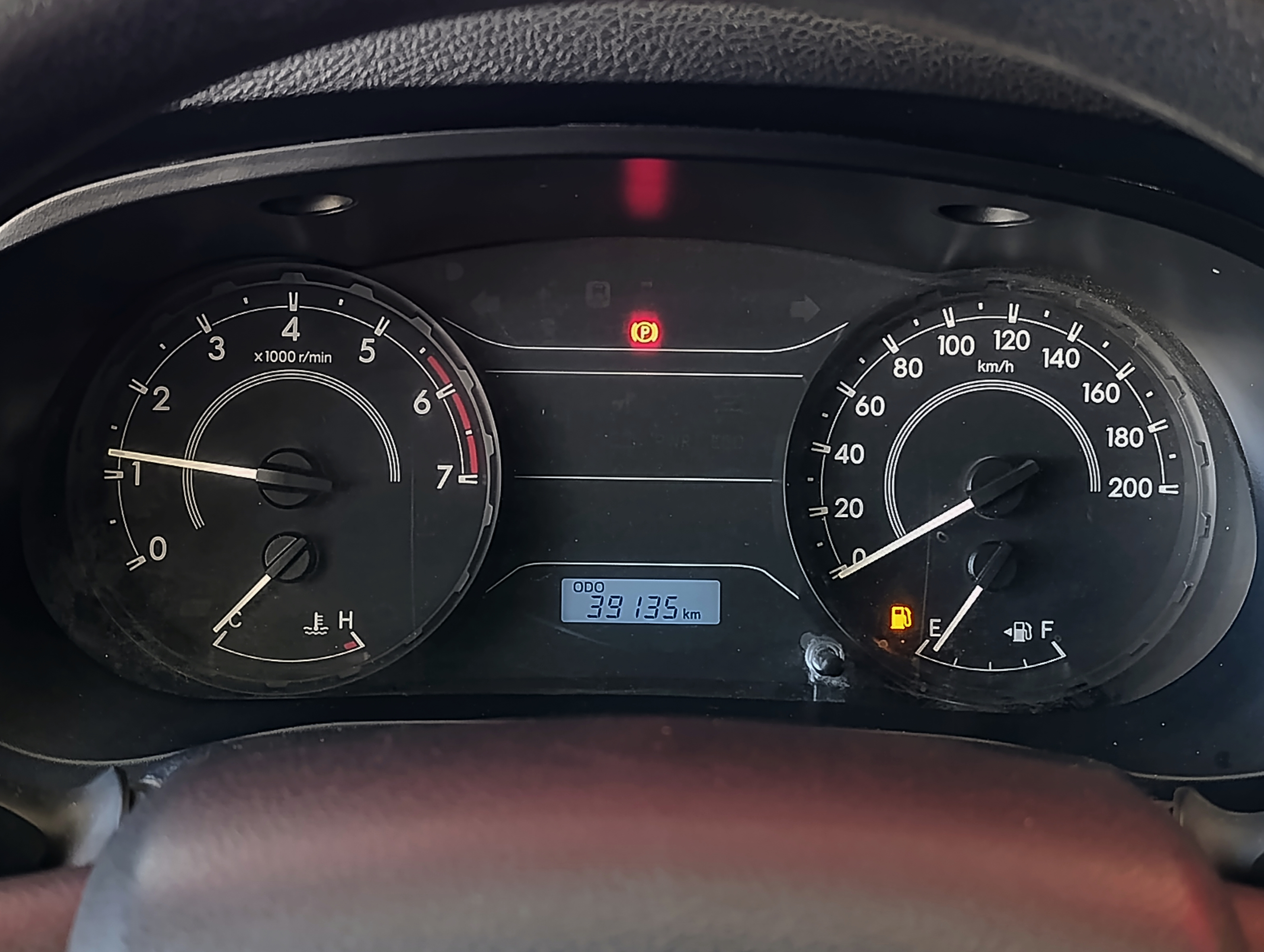 Toyota HILUX Atrás 8