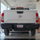 Nissan Frontier Lateral derecho 25
