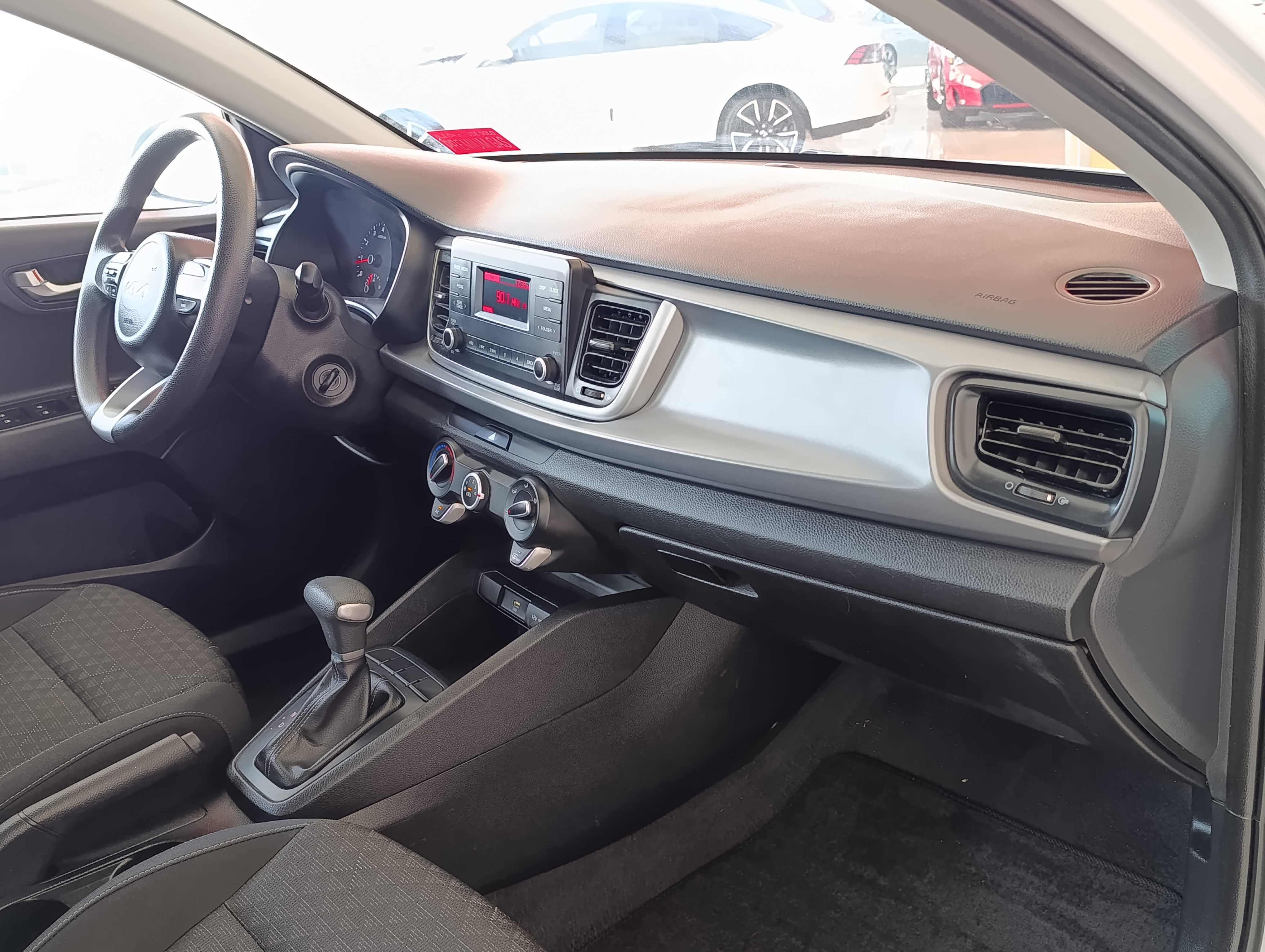 KIA Rio Llantas 13