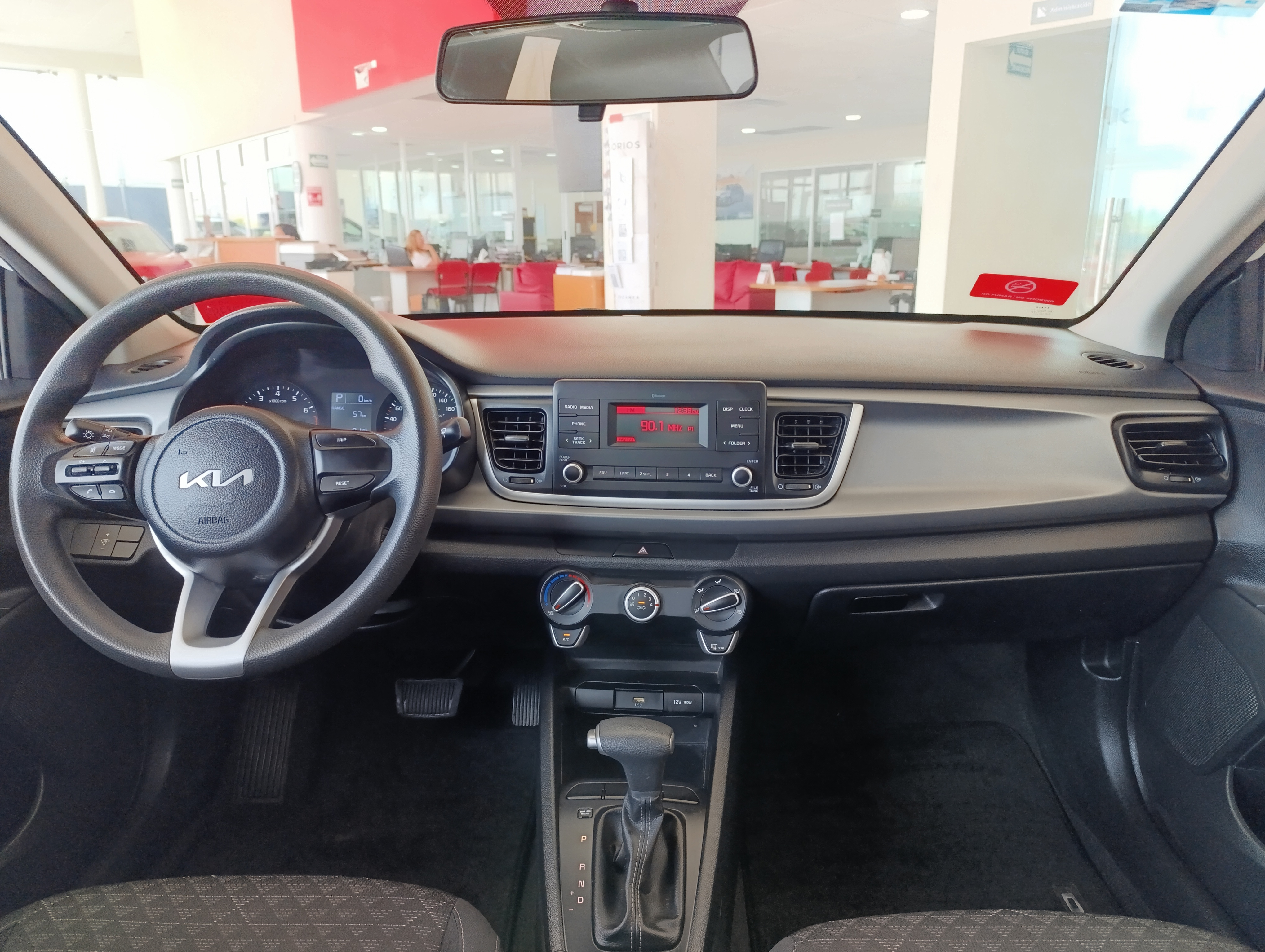 KIA Rio Lateral izquierdo 14