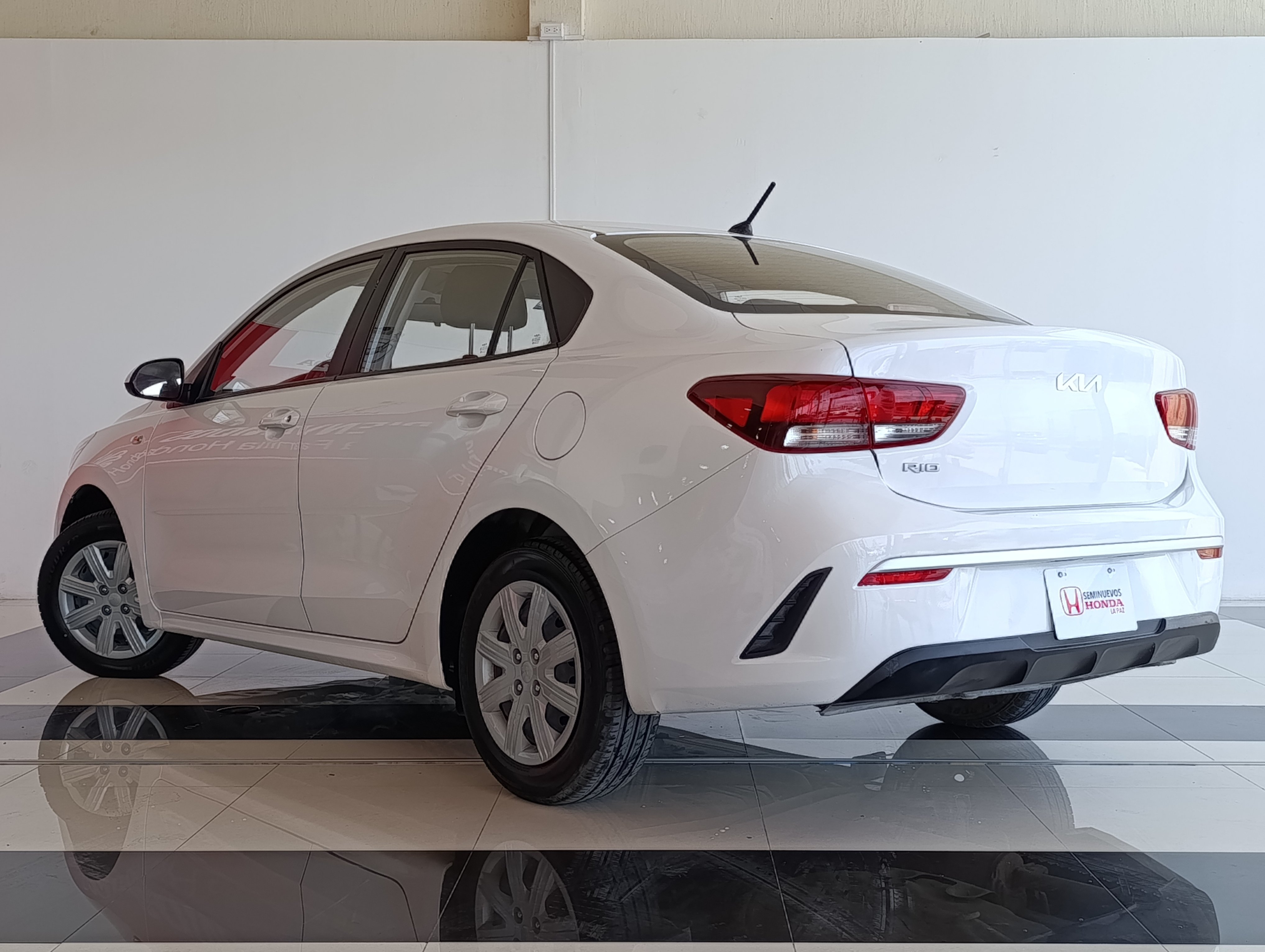 KIA Rio Interior 24
