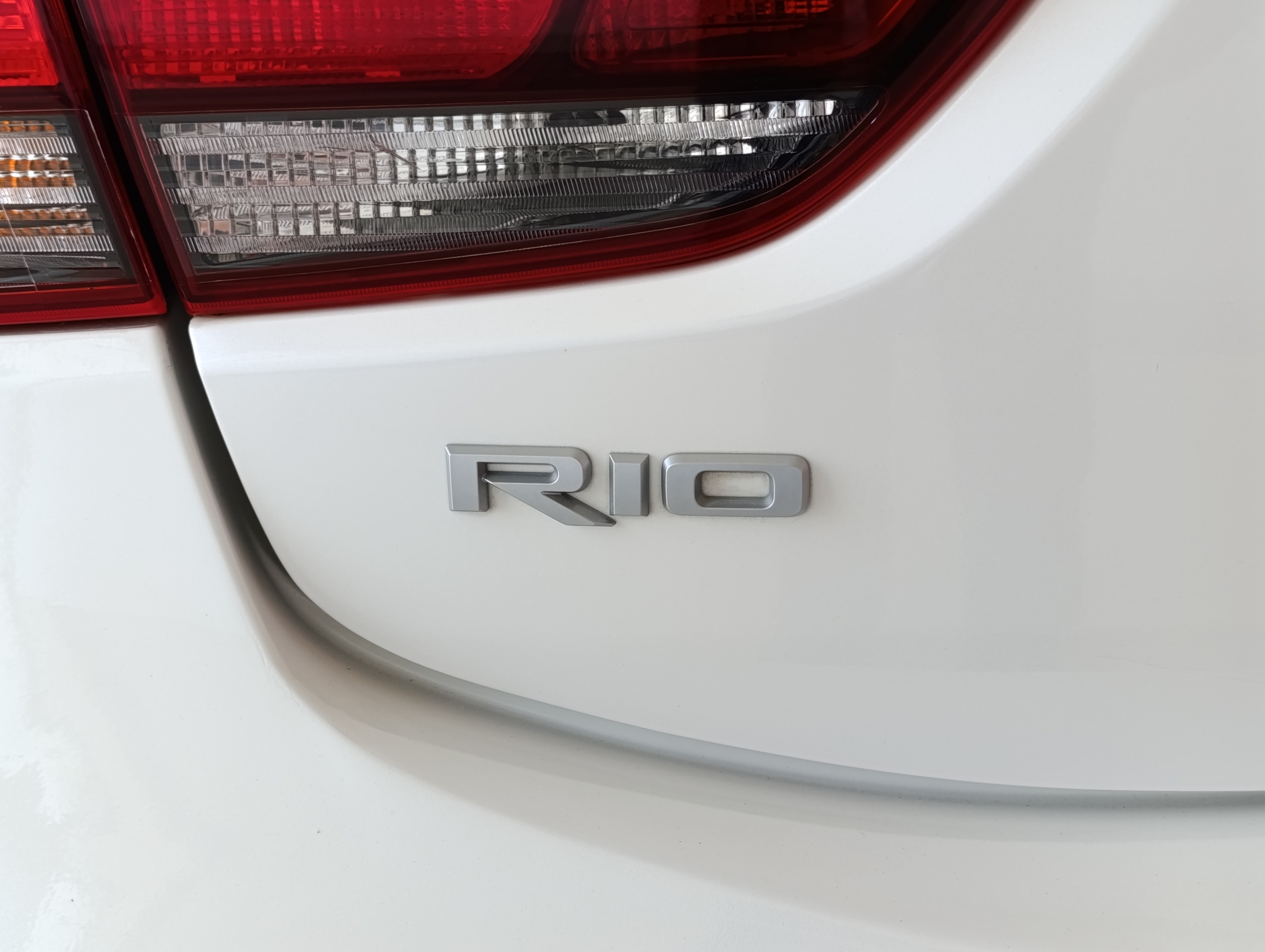 KIA Rio Frente 29