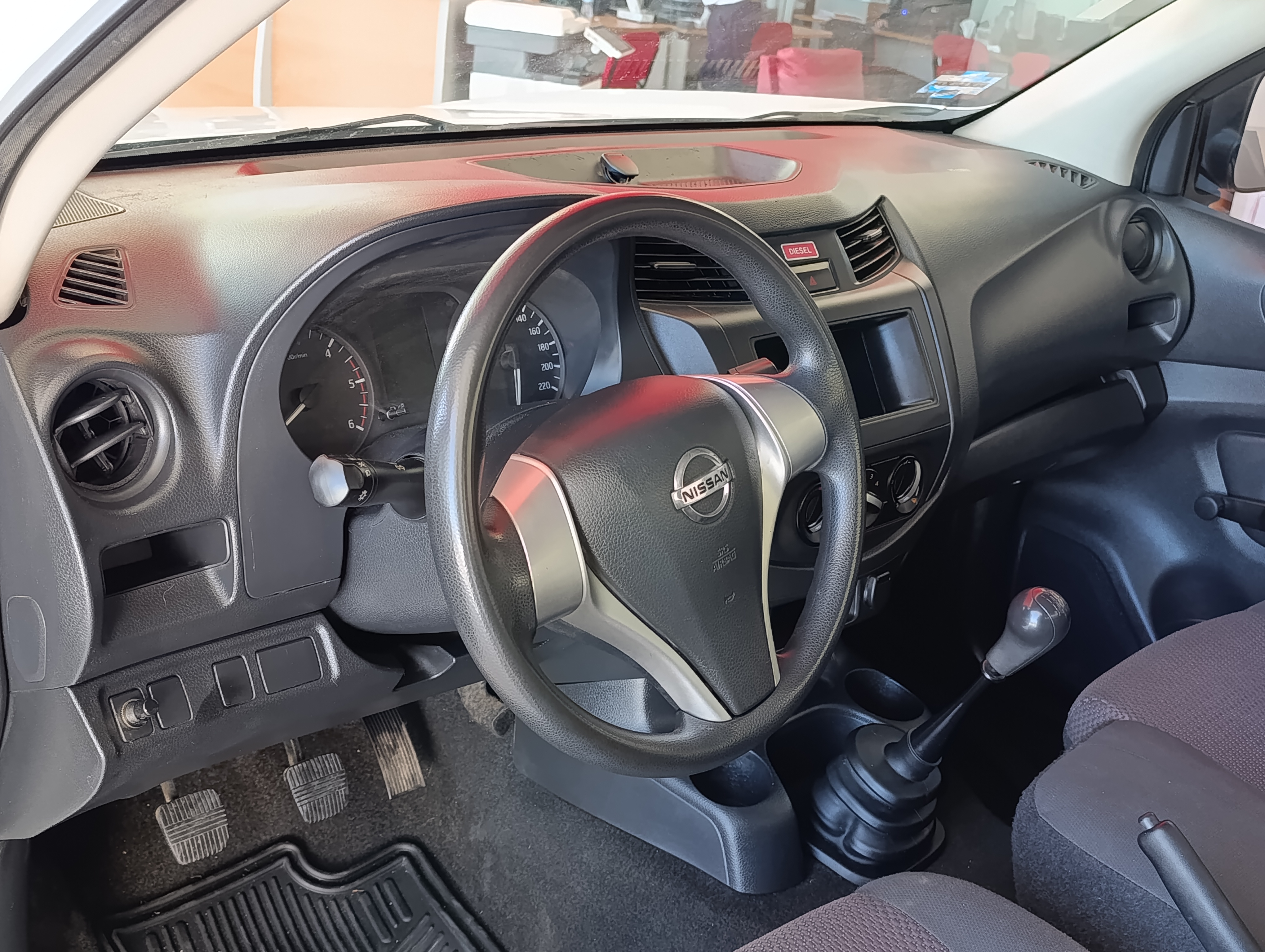 Nissan NP300 Llantas 5
