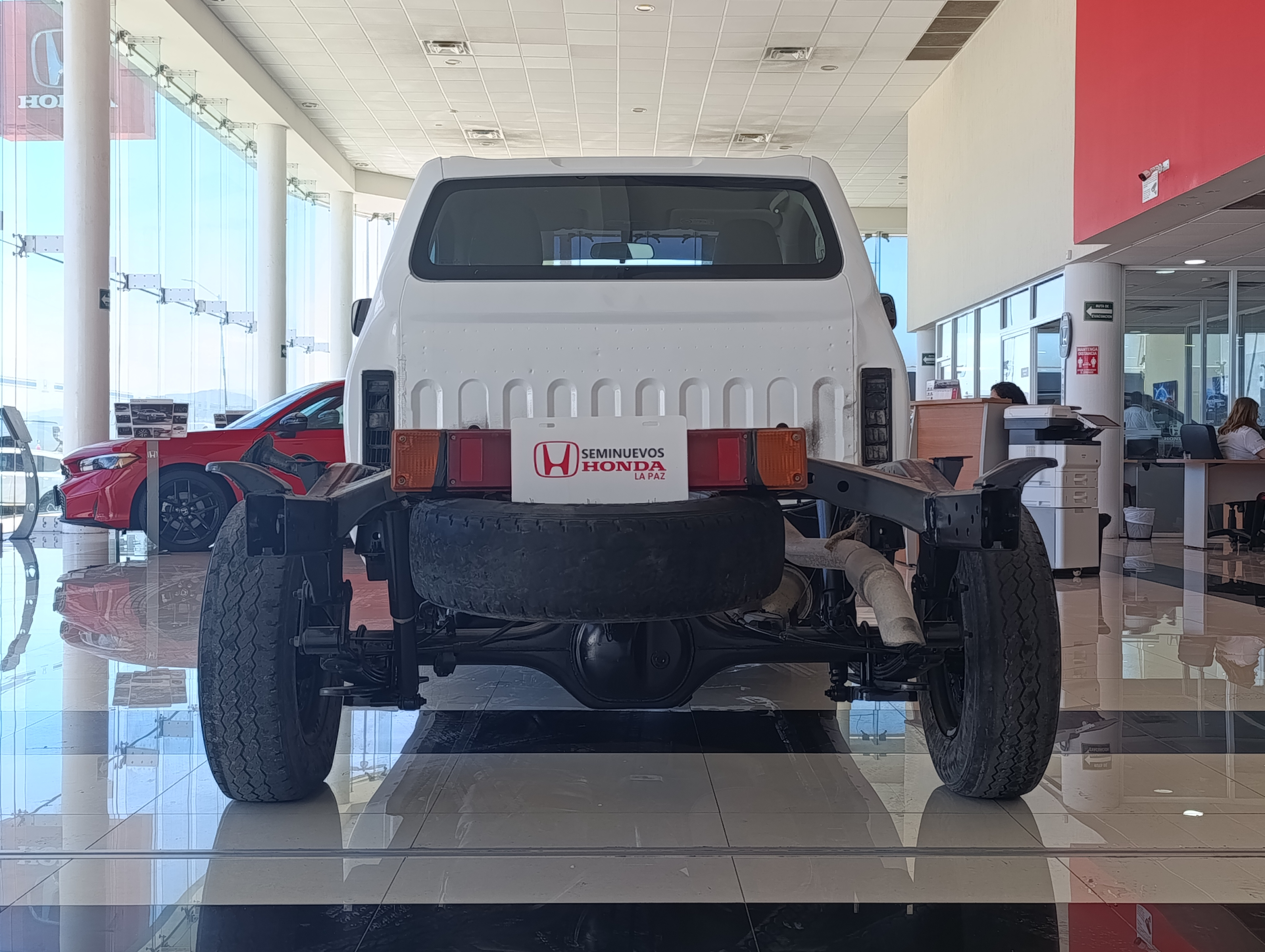 Nissan NP300 Llantas 14
