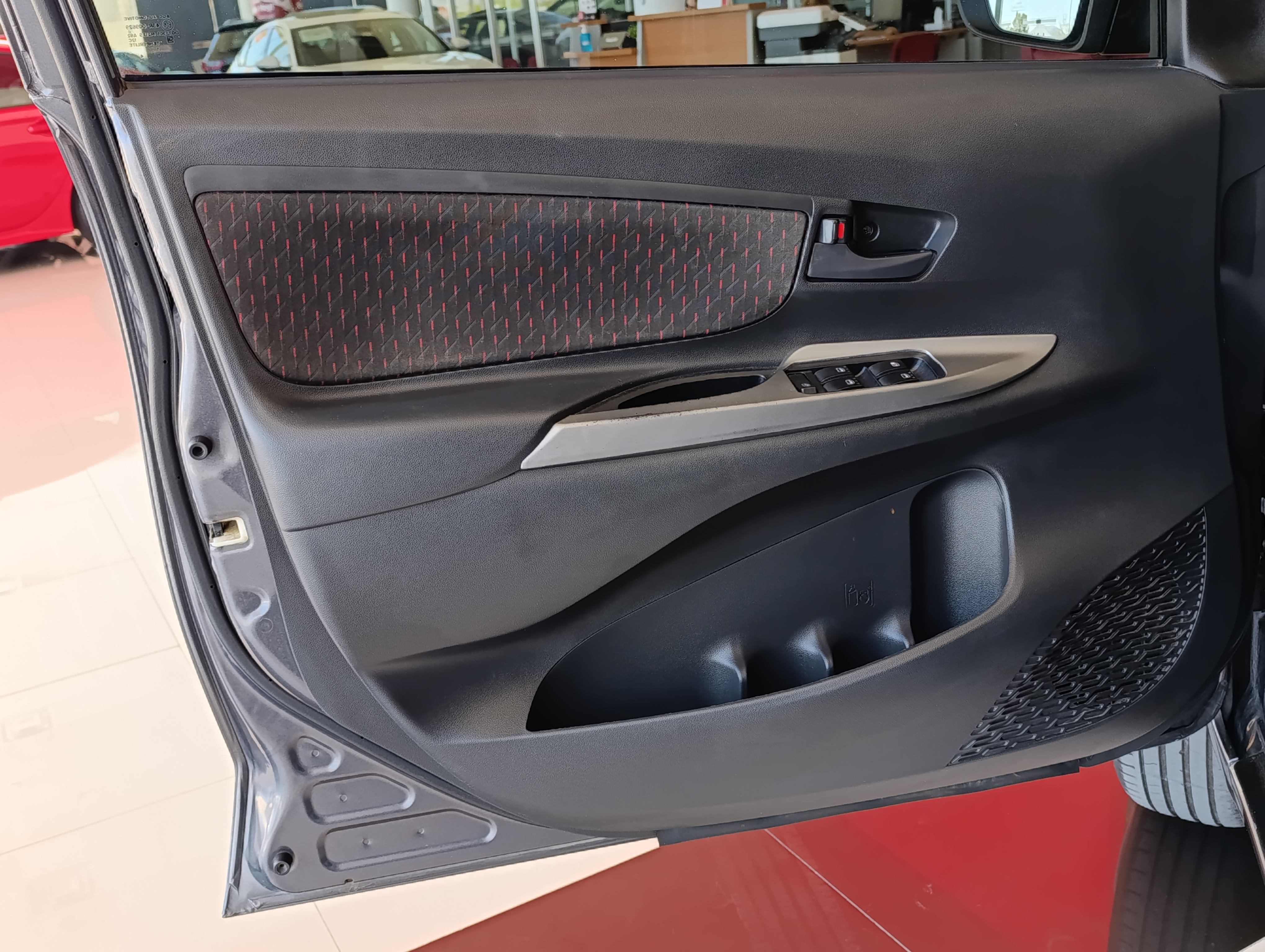 Toyota AVANZA Asientos 4
