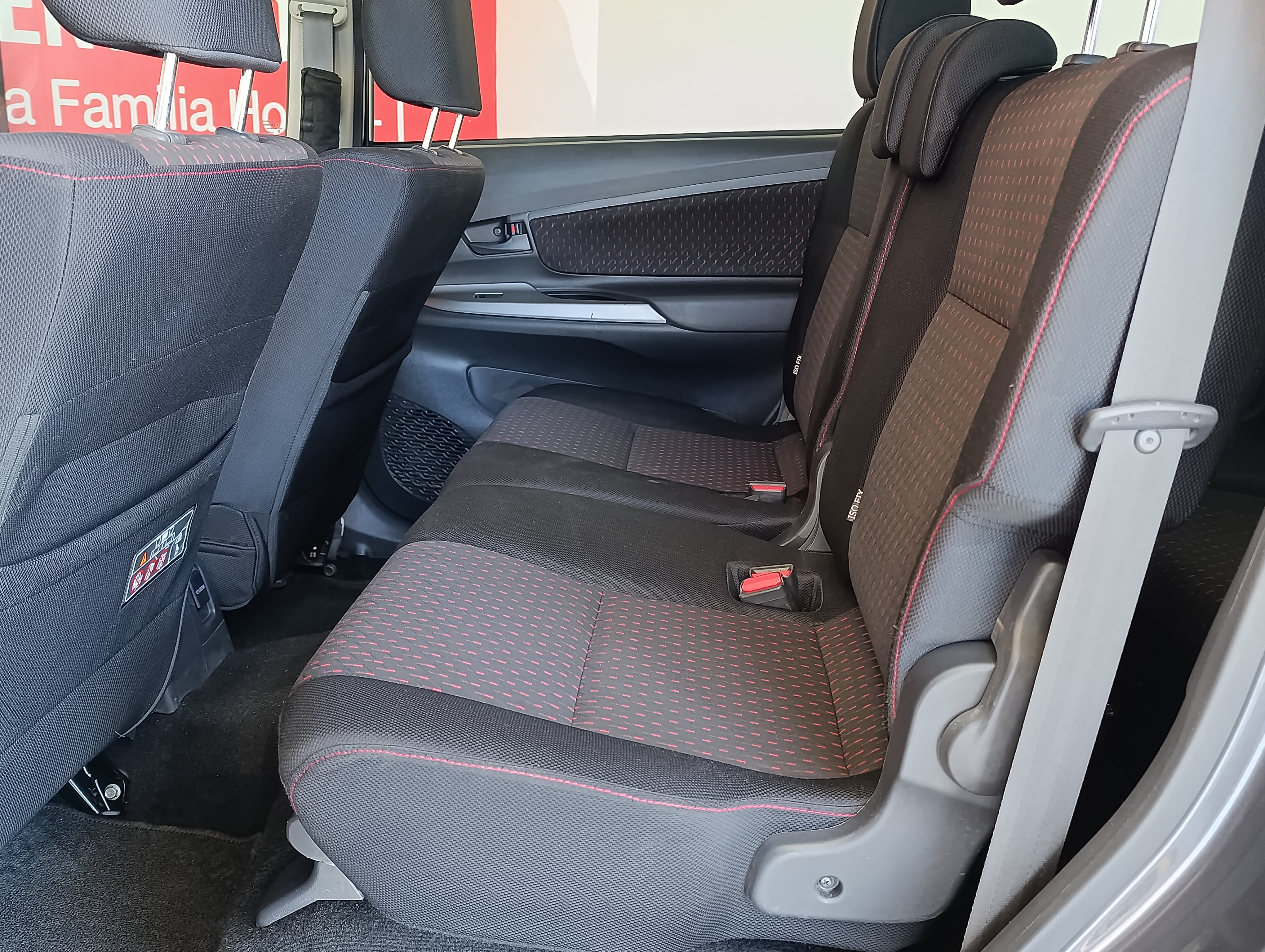 Toyota AVANZA Llantas 7