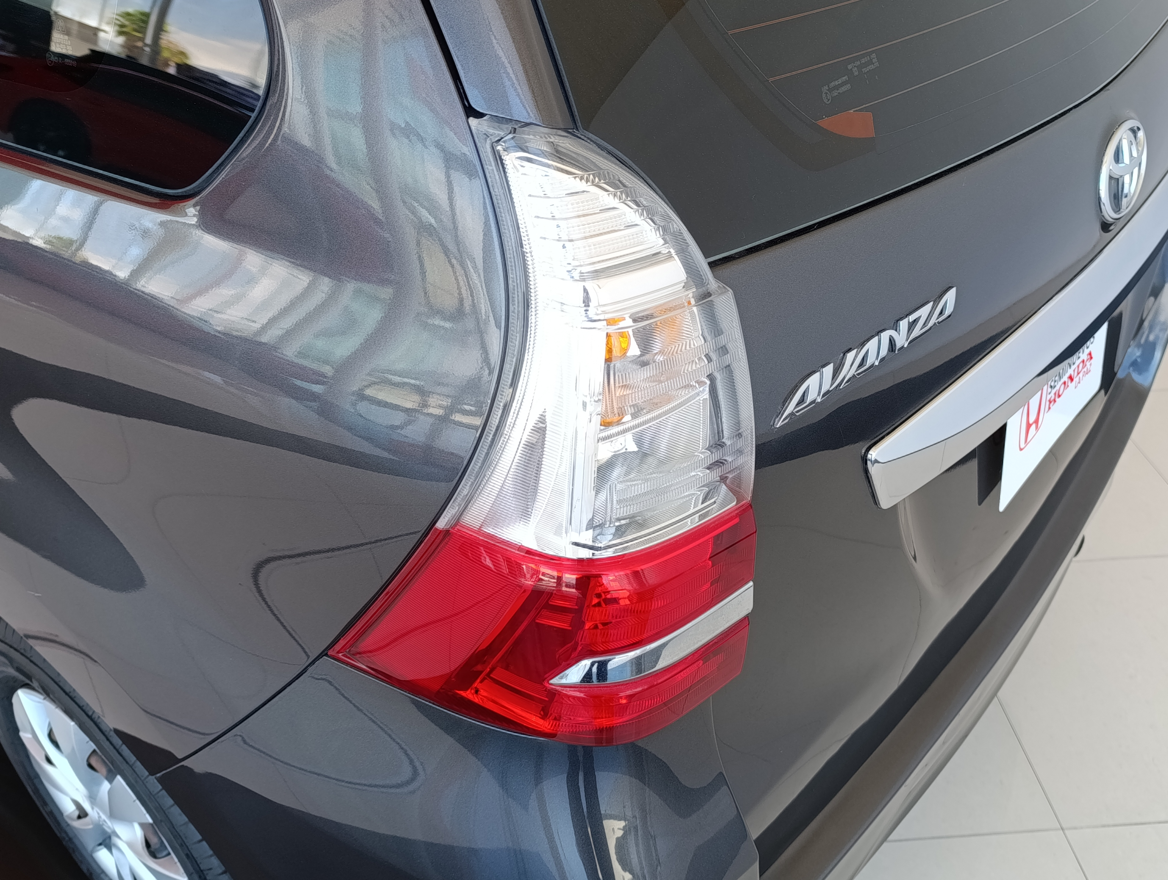 Toyota AVANZA Tablero 27
