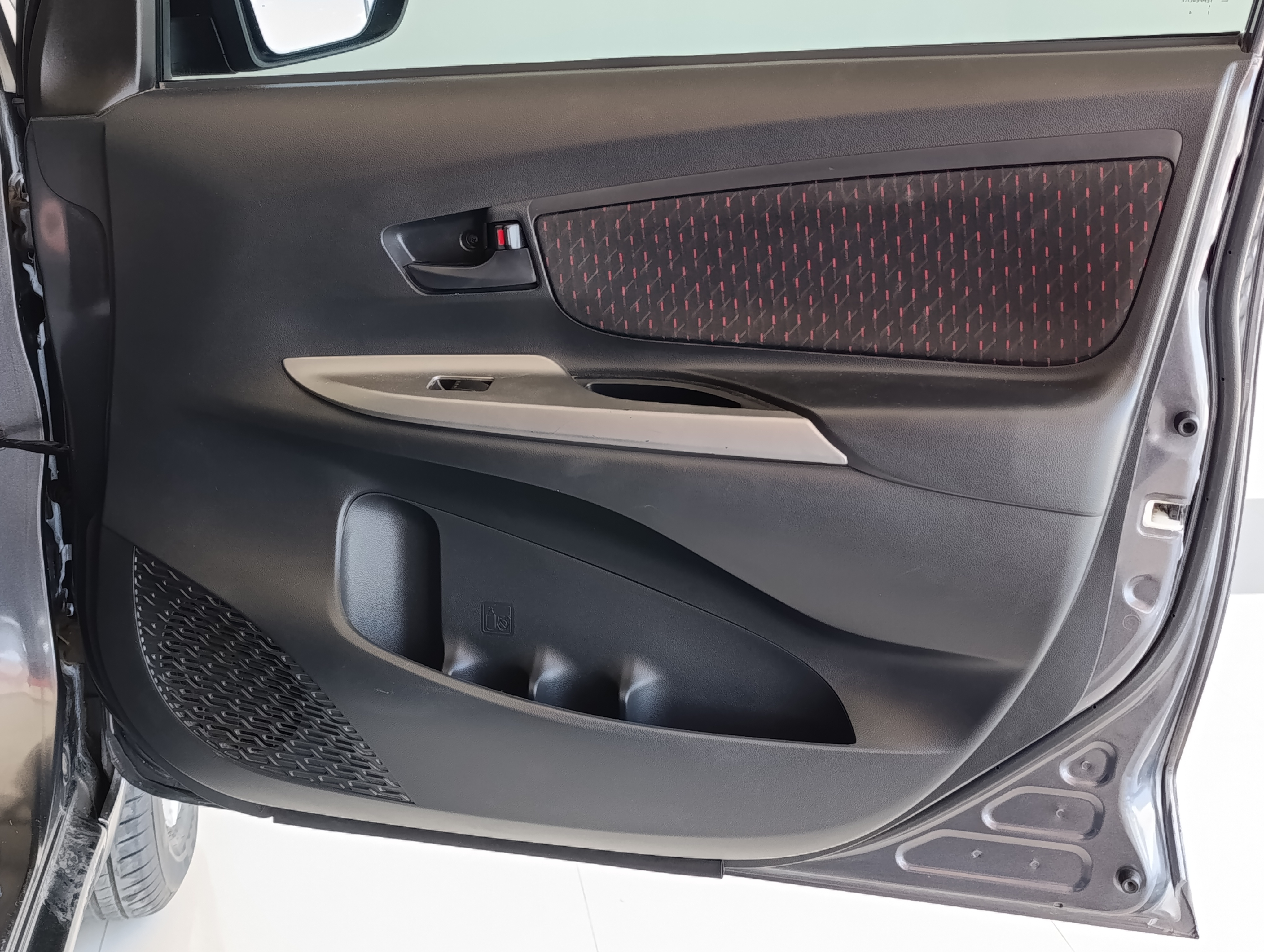 Toyota AVANZA Interior 16