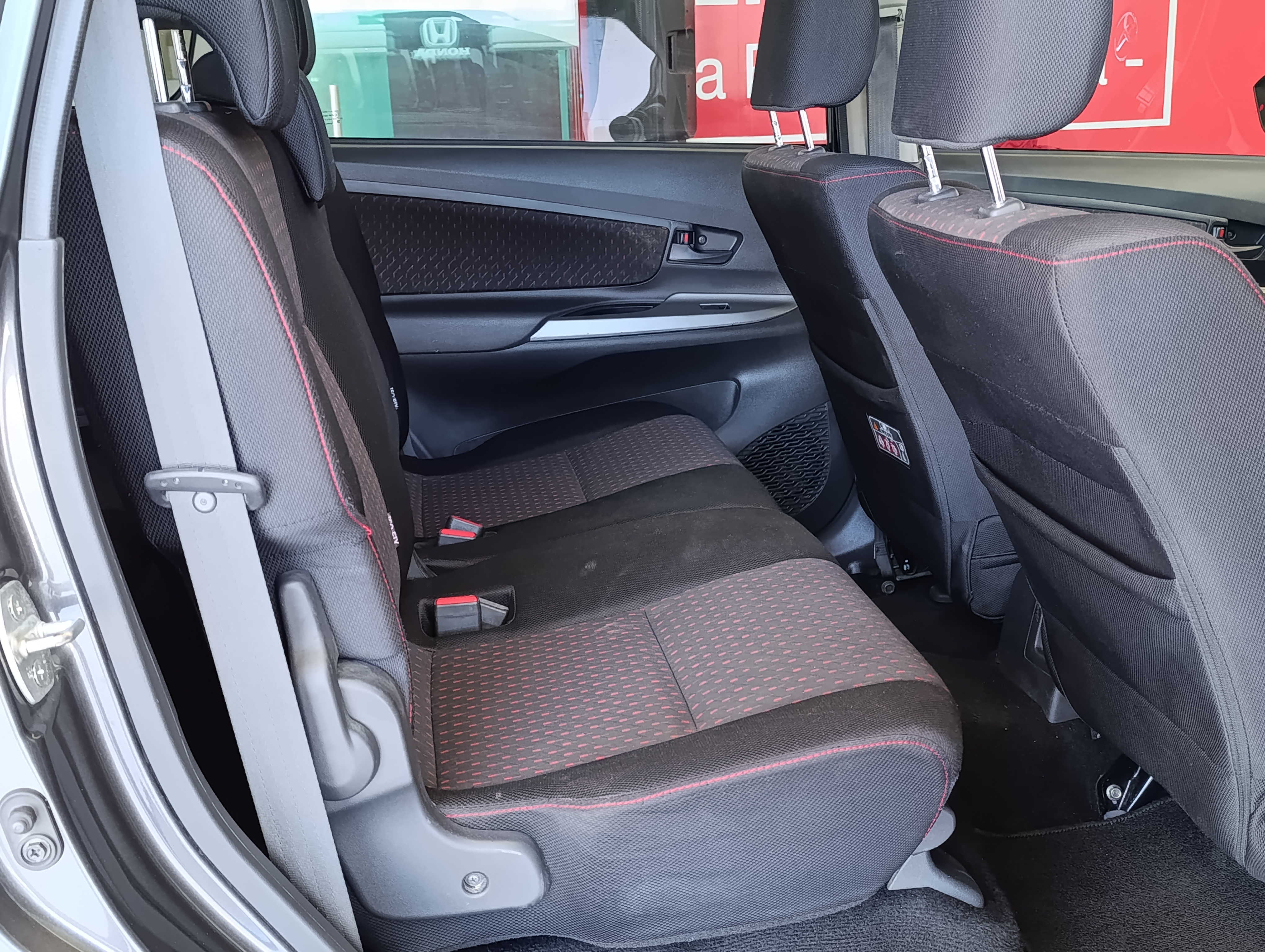 Toyota AVANZA Asientos 17