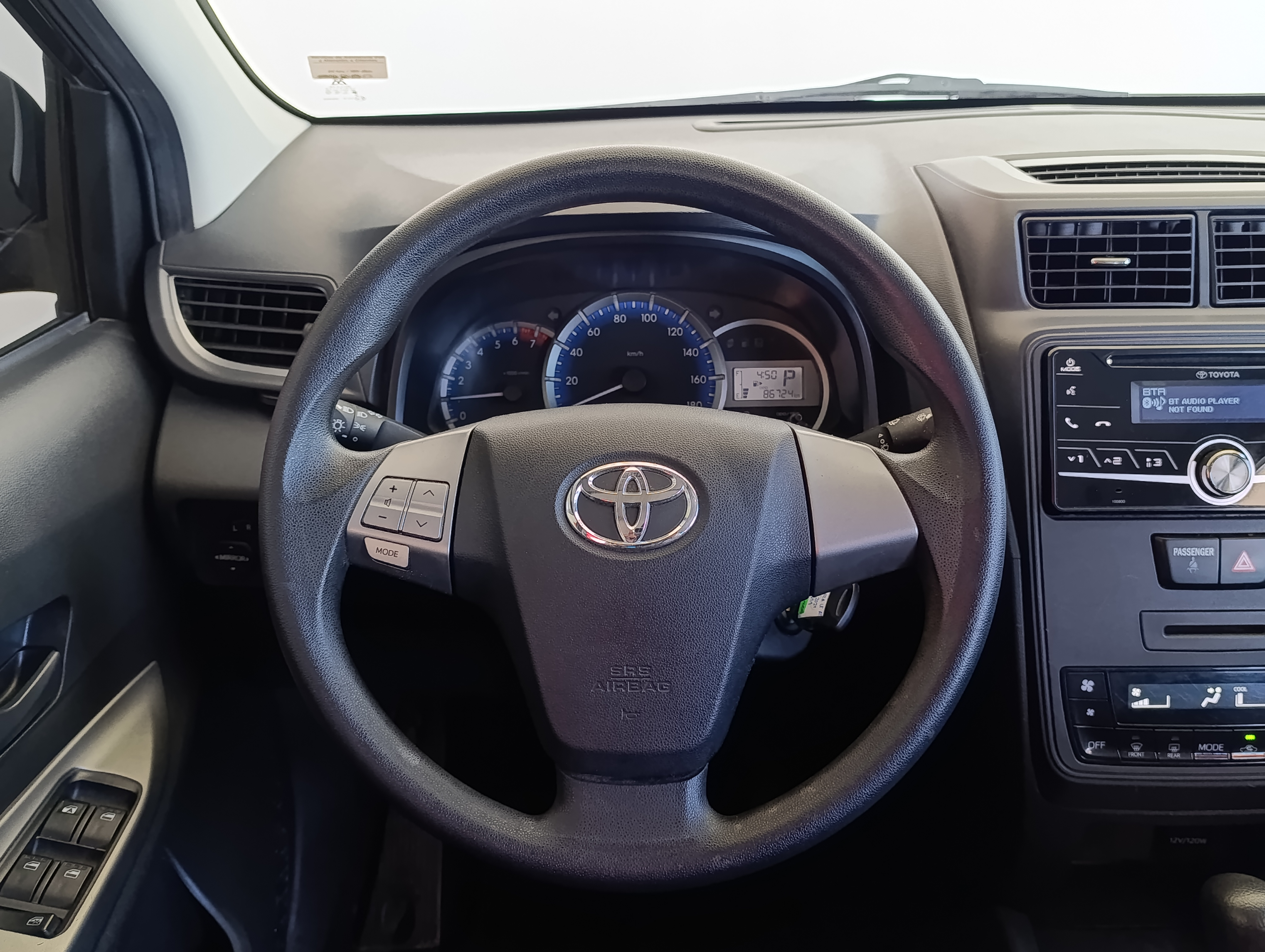 Toyota AVANZA Interior 8