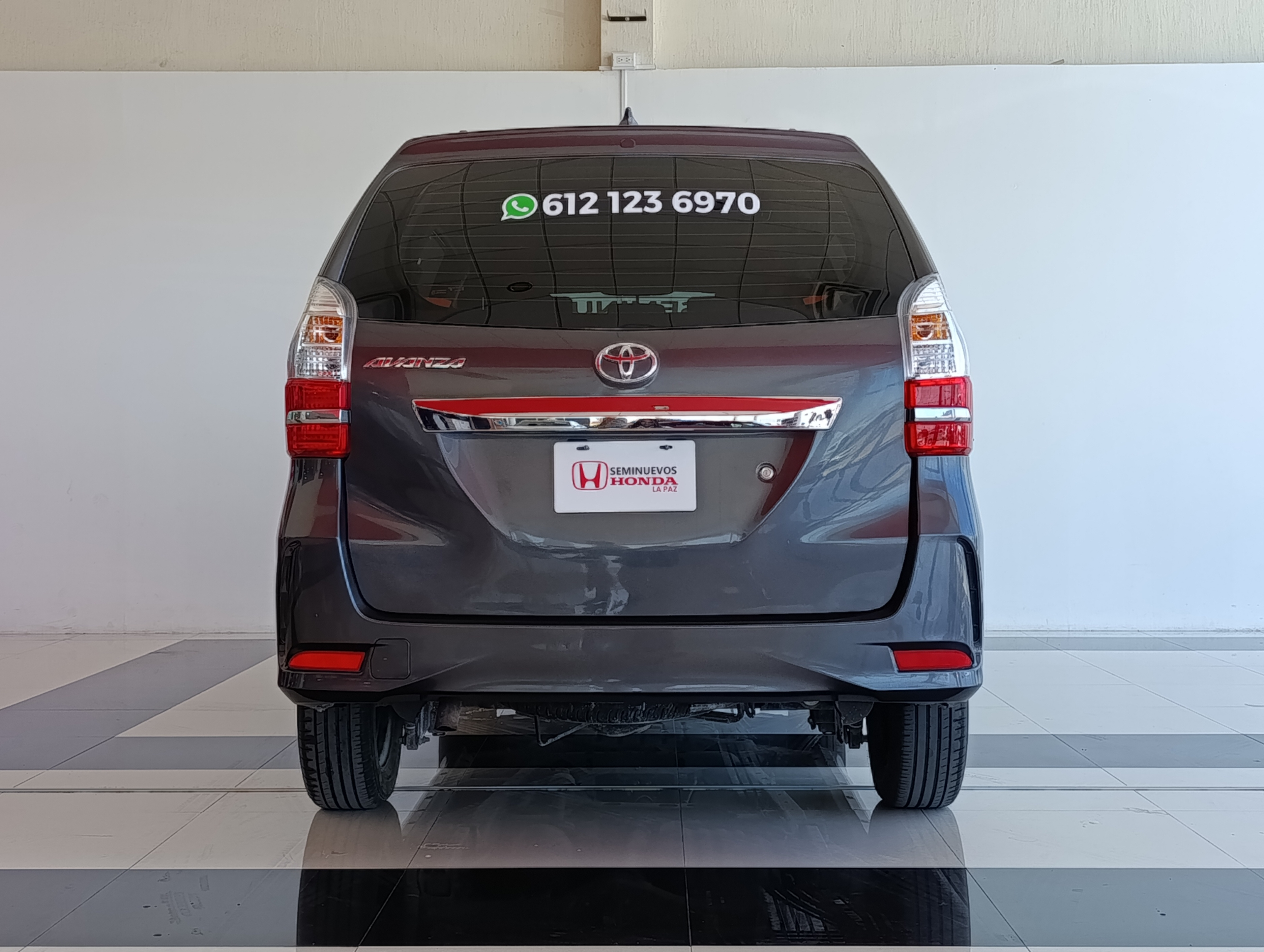 Toyota AVANZA Frente 25