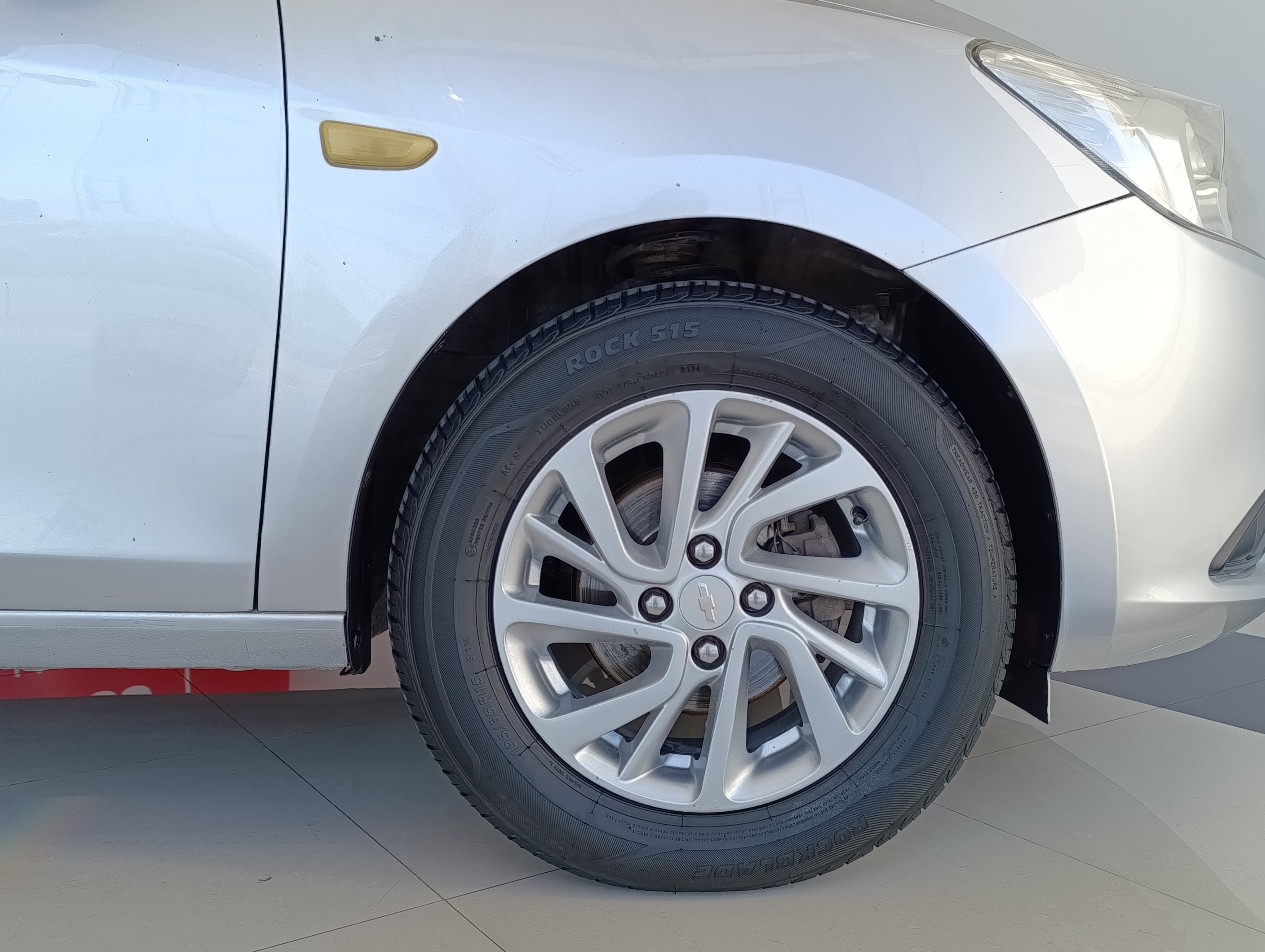 Chevrolet AVEO Lateral derecho 29