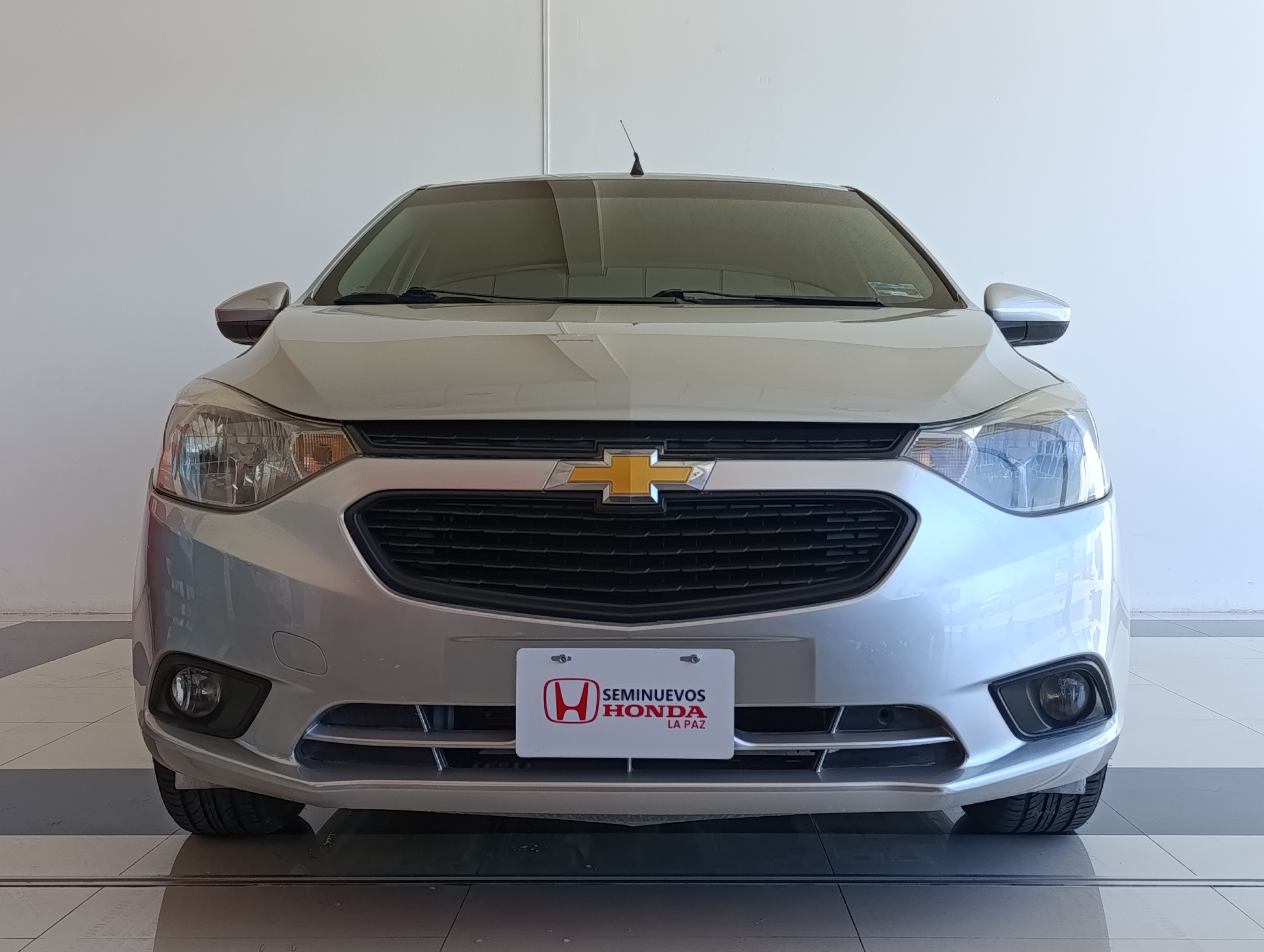 Chevrolet AVEO Lateral izquierdo 2