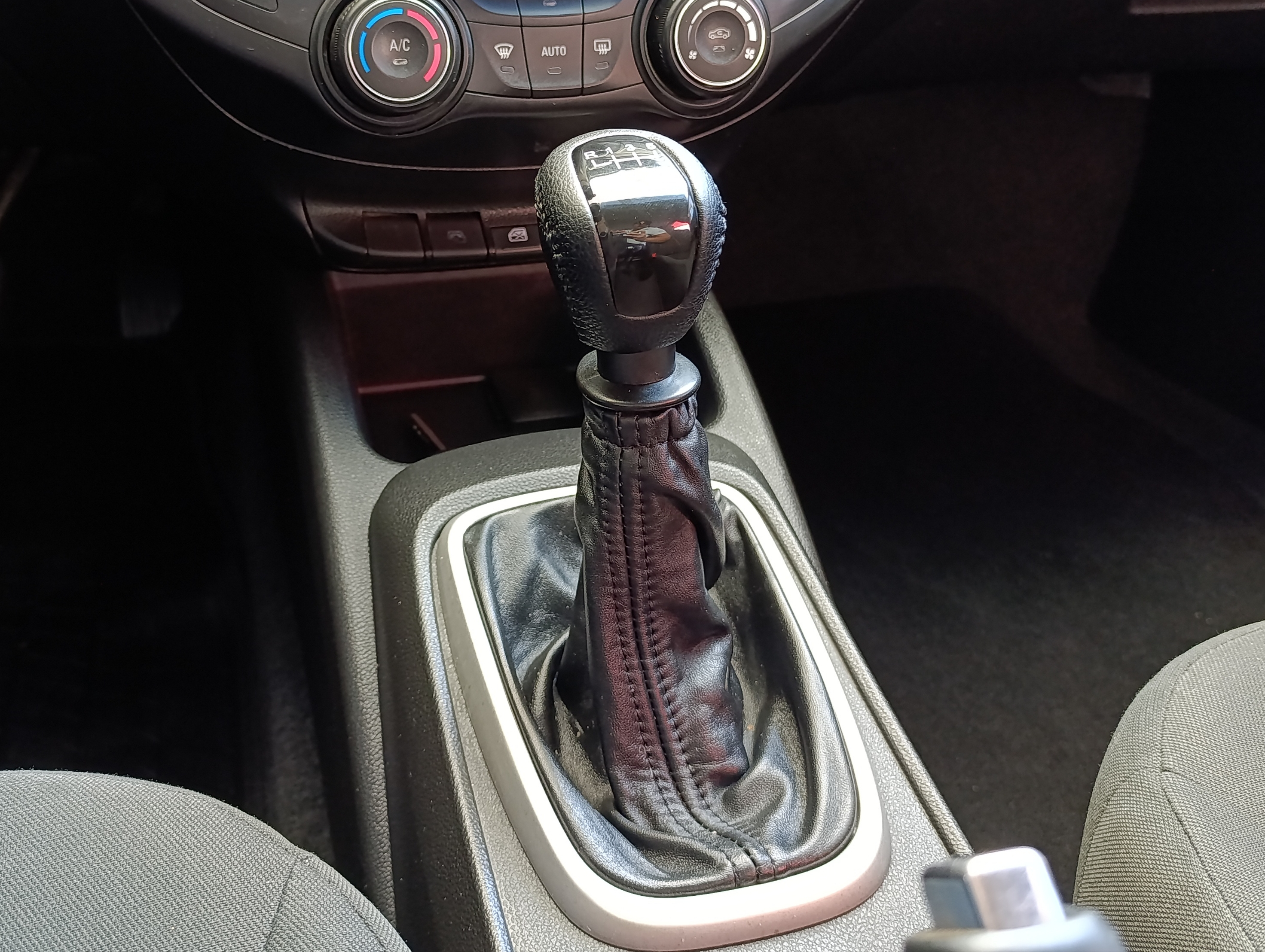 Chevrolet AVEO Arriba 11