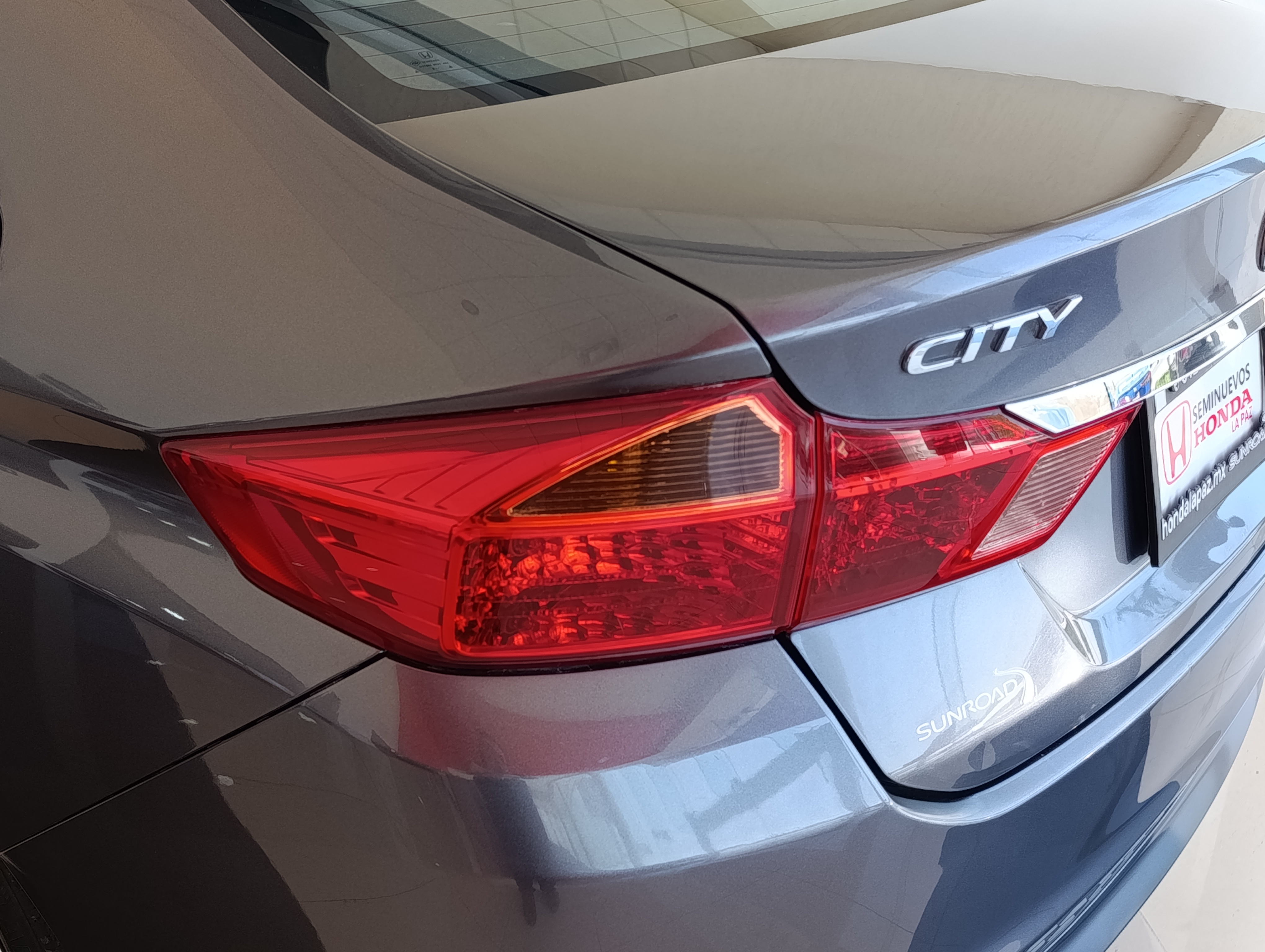 Honda CITY Lateral derecho 26