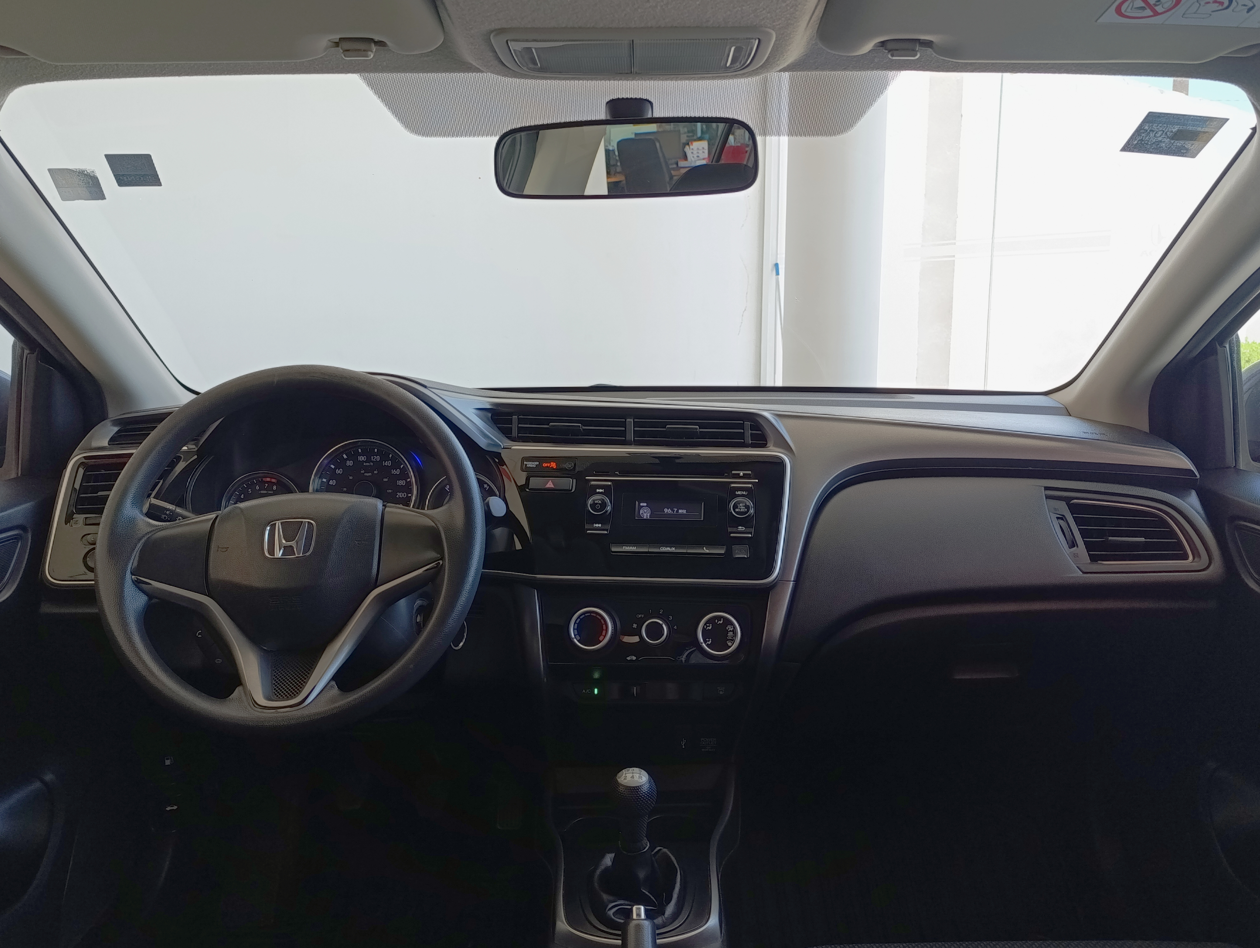 Honda CITY Lateral derecho 14
