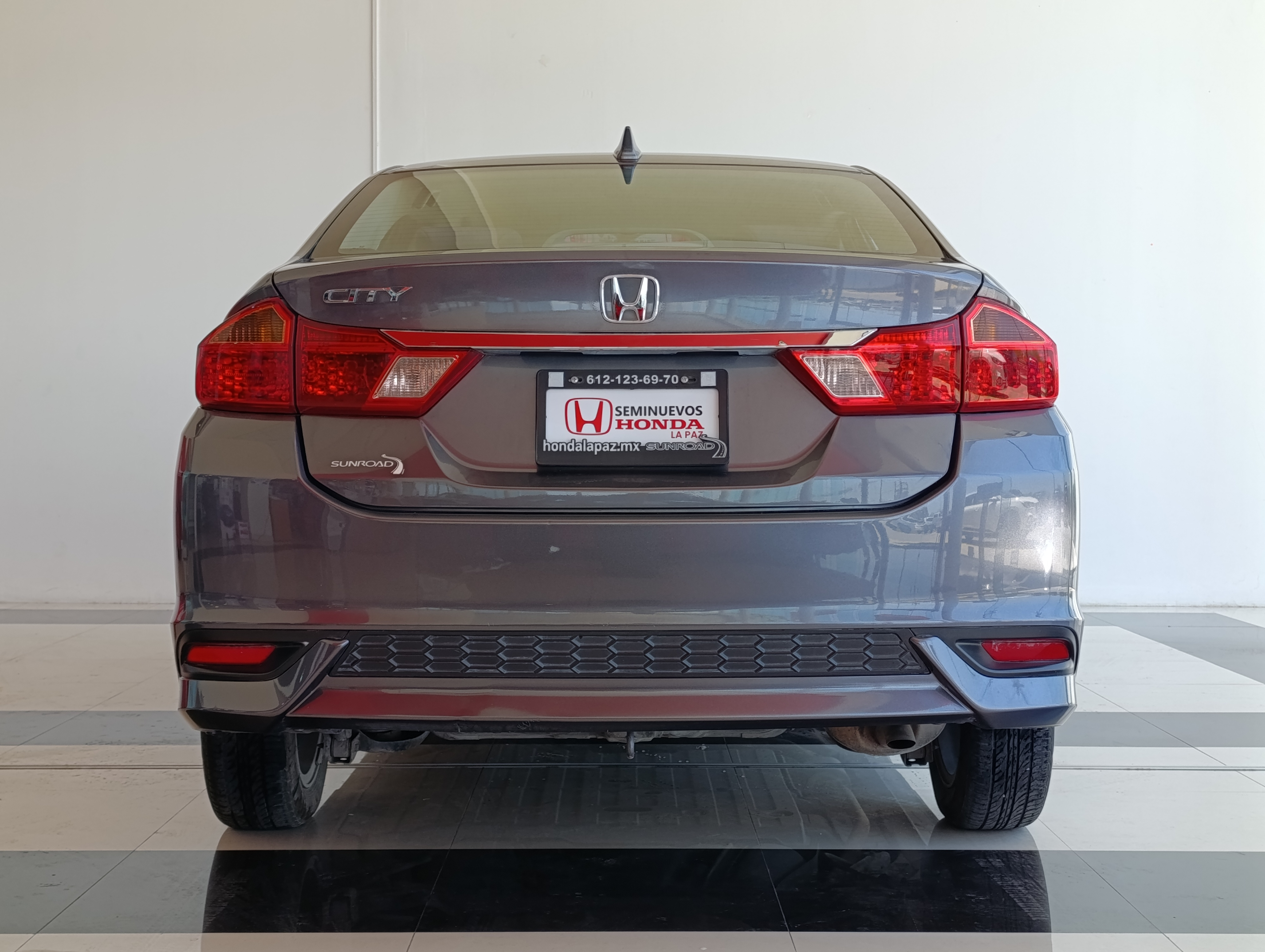 Honda CITY Atrás 24