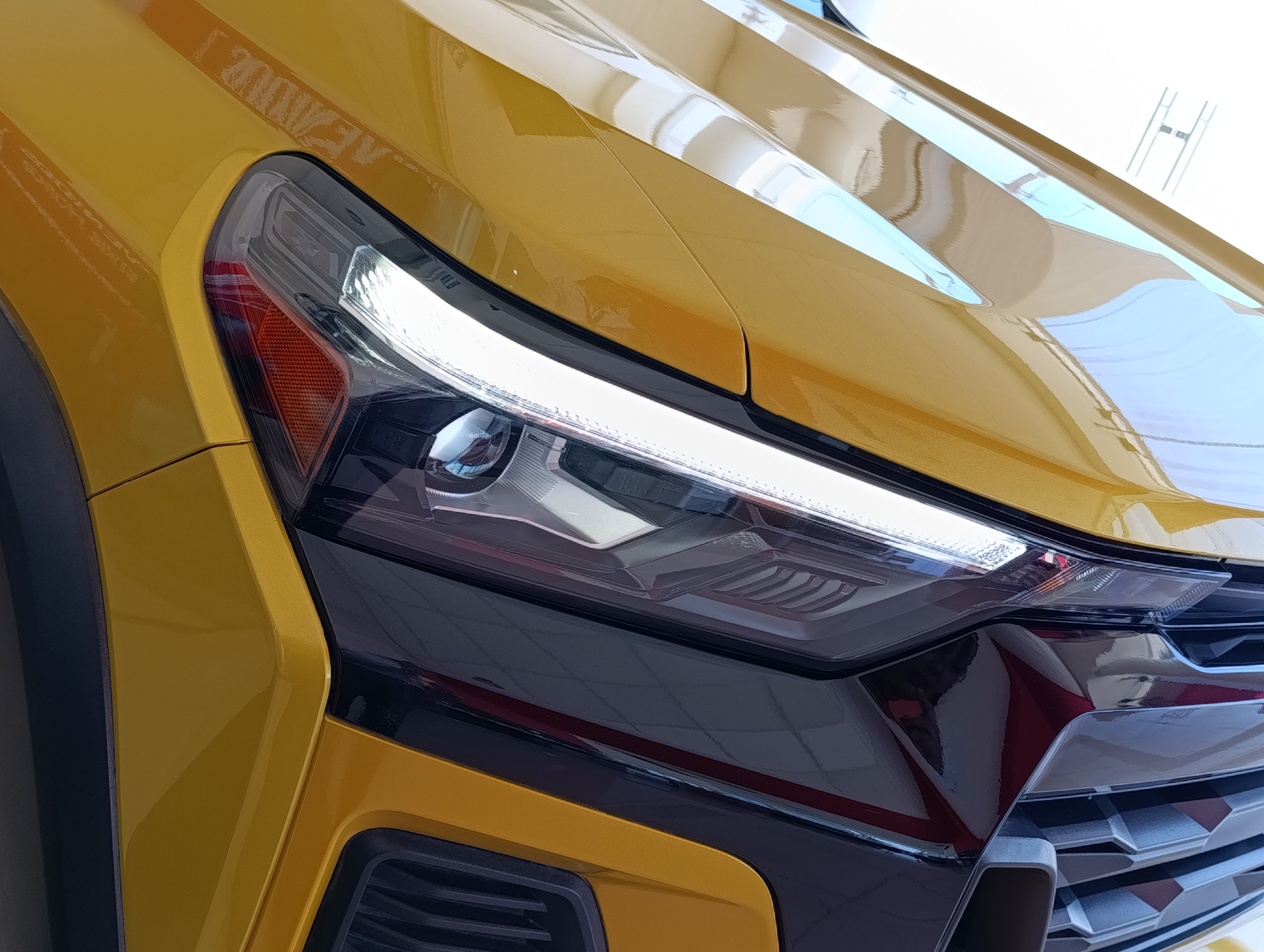 Chevrolet COLORADO Lateral derecho 23