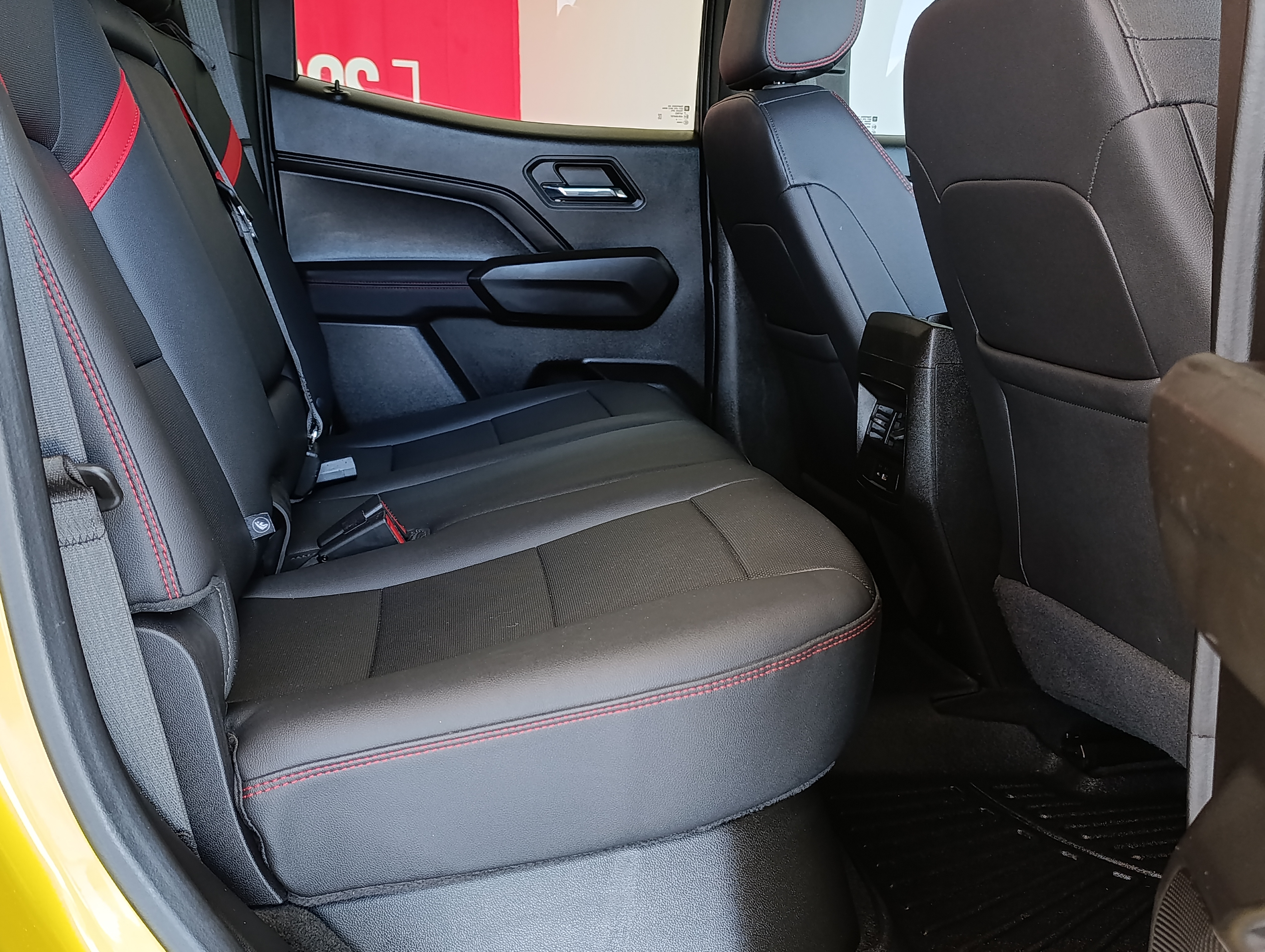 Chevrolet COLORADO Lateral derecho 20