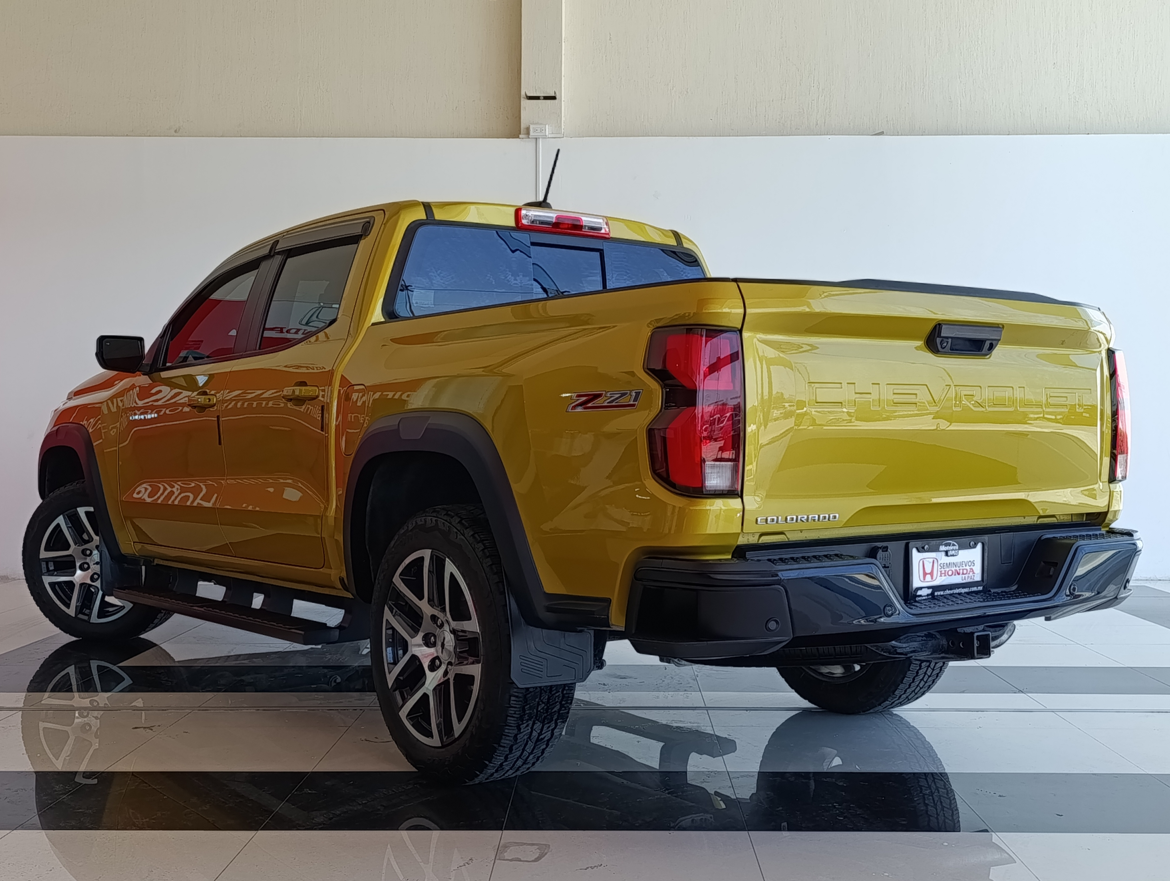 Chevrolet COLORADO Interior 26