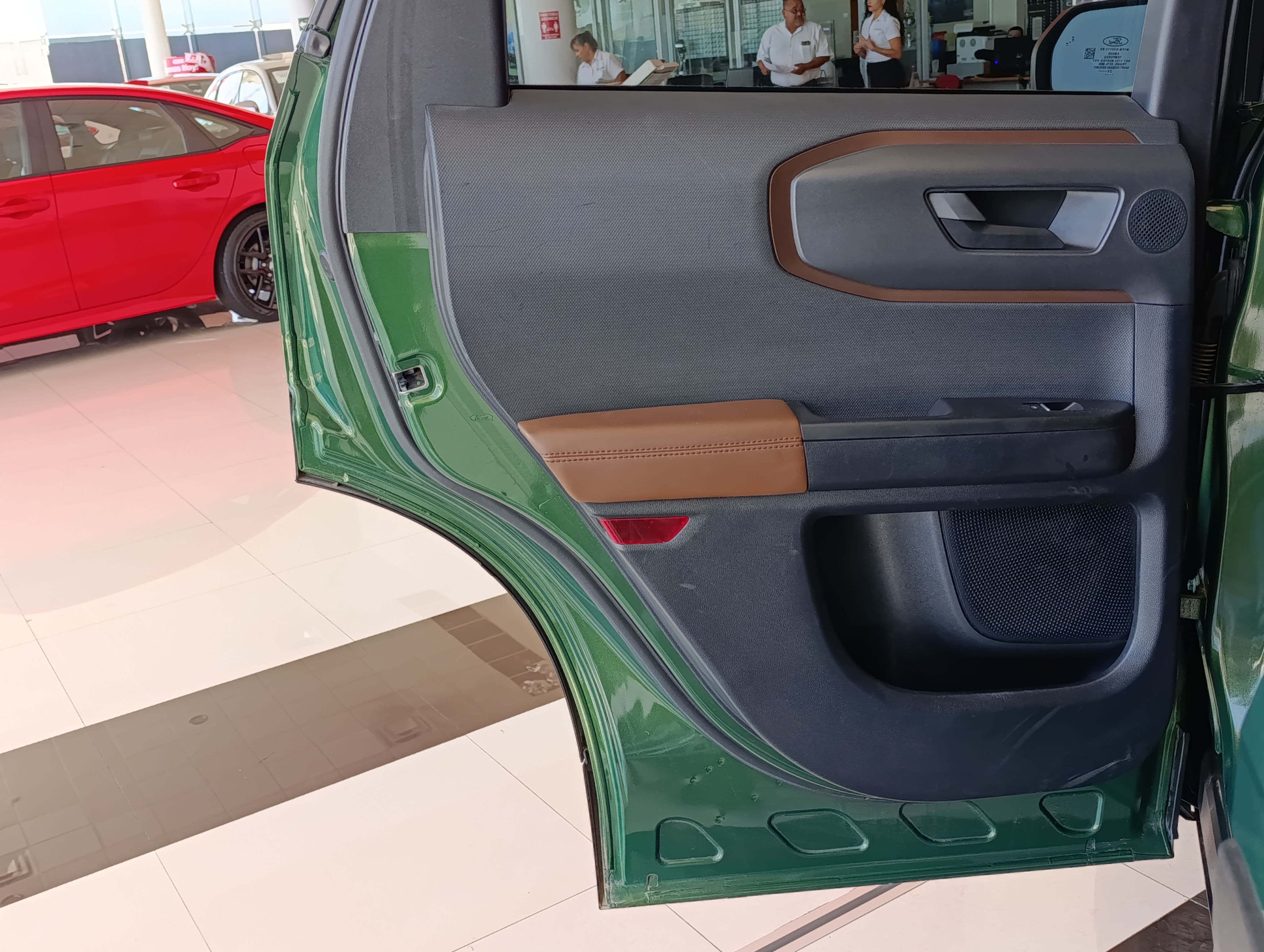 Ford Bronco Frente 6