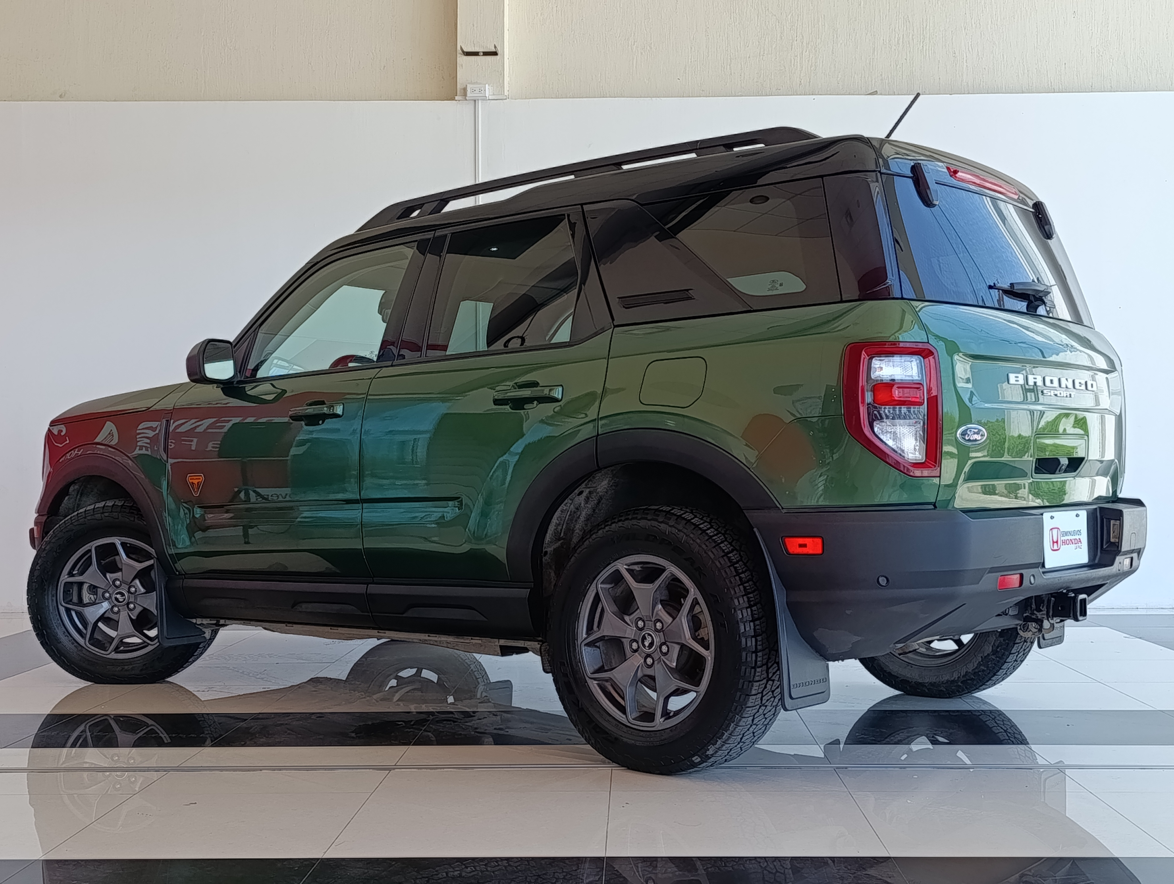 Ford Bronco Lateral derecho 26