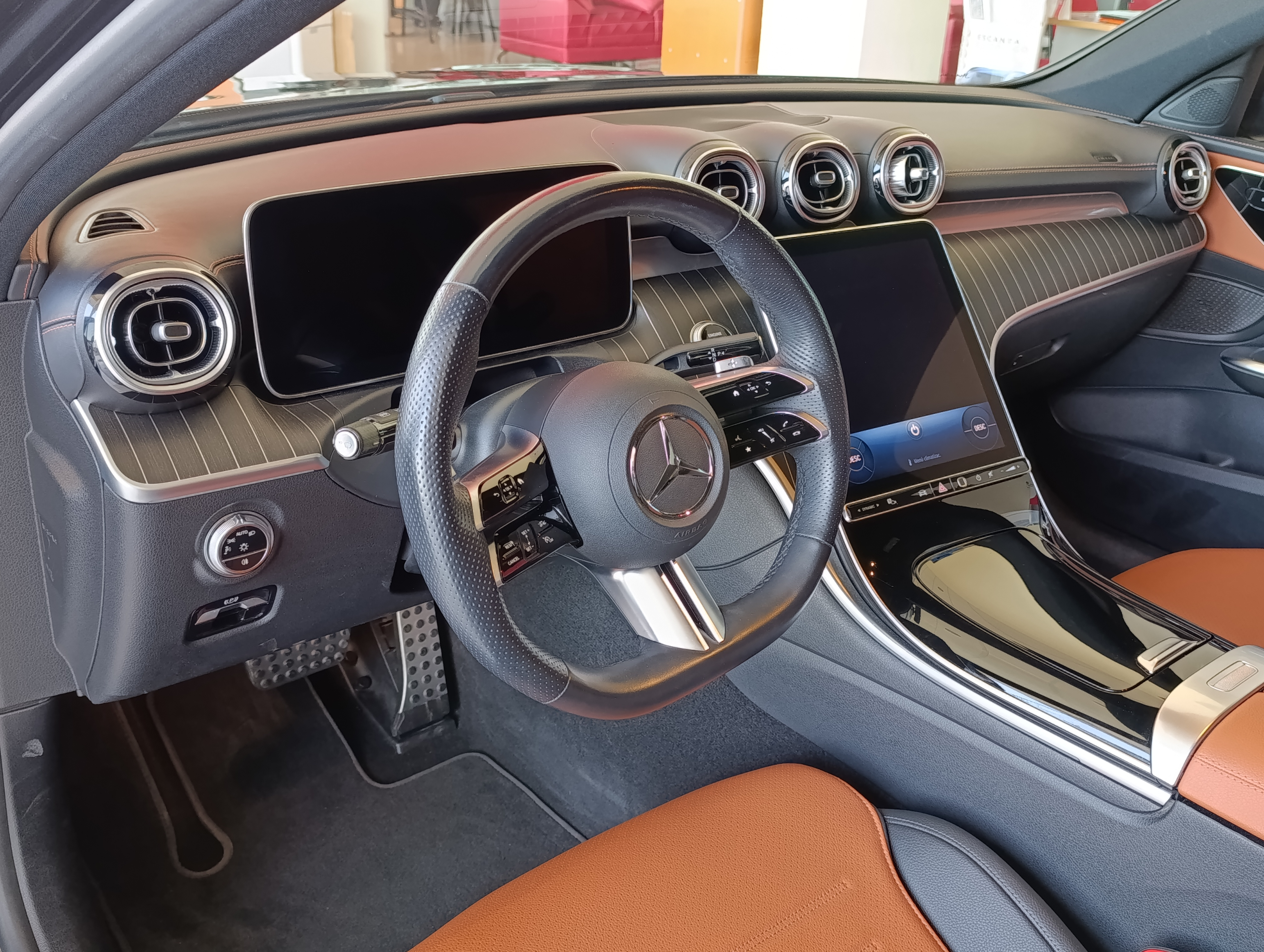 MERCEDES BENZ C 200 Interior 8