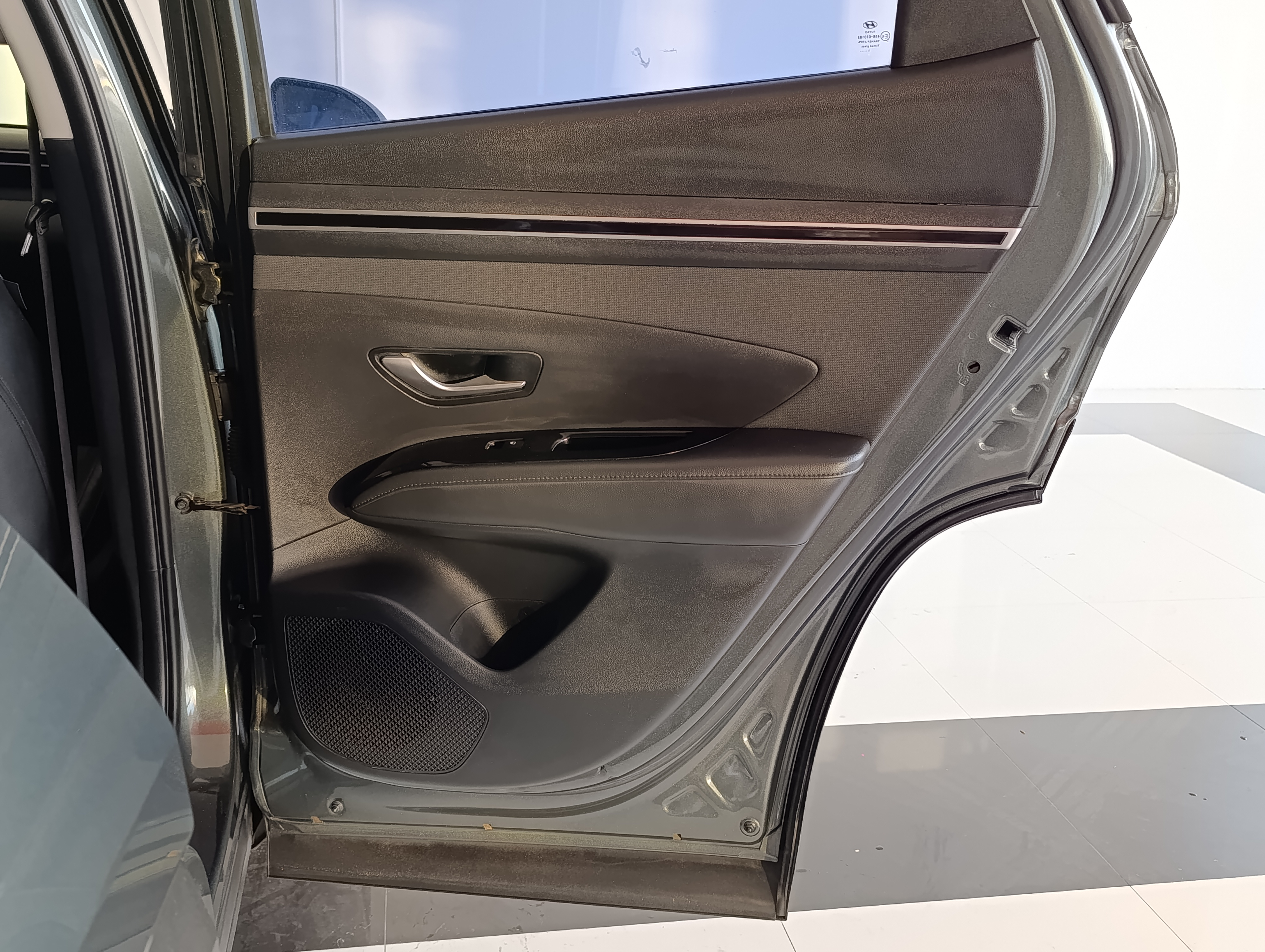 Hyundai Tucson Lateral derecho 19