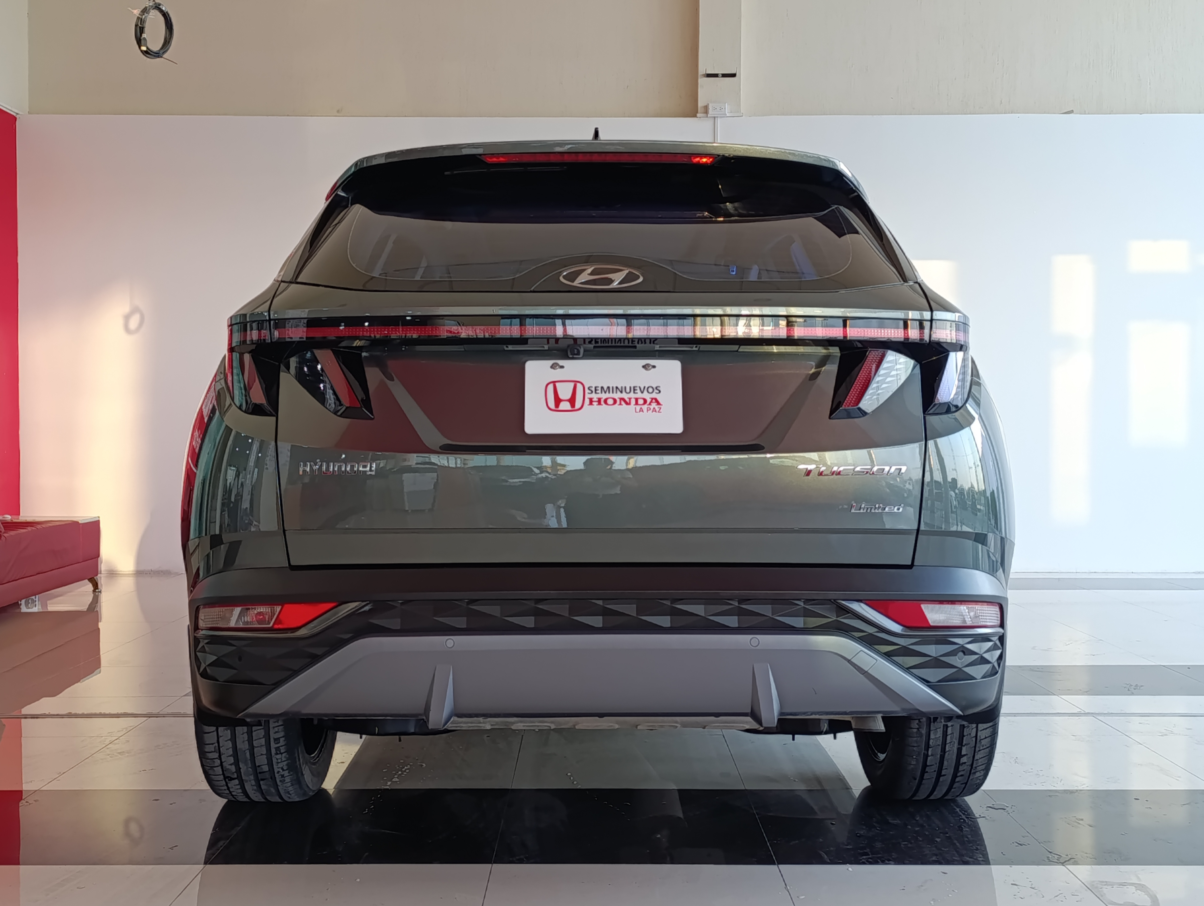 Hyundai Tucson Lateral izquierdo 25