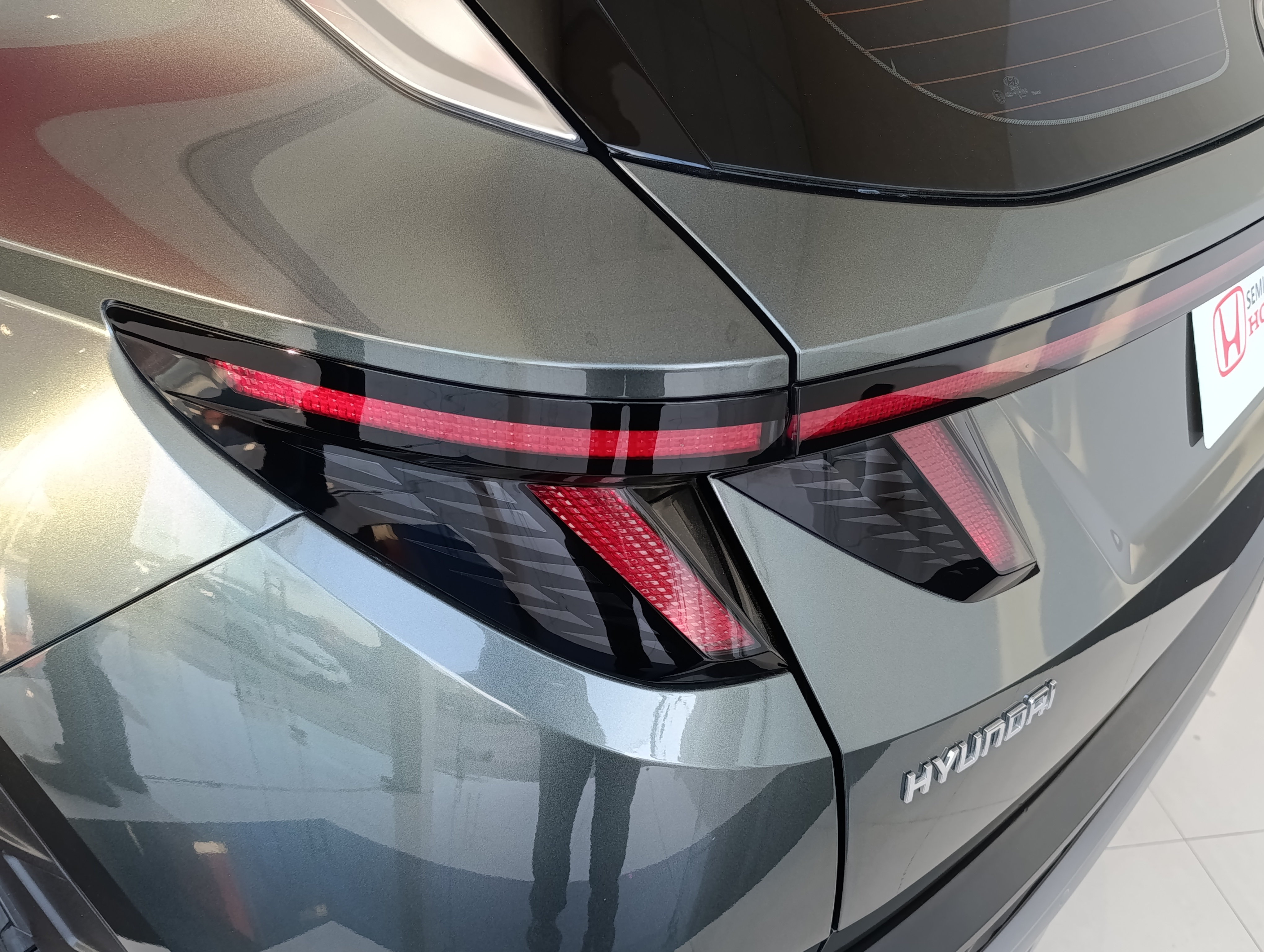 Hyundai Tucson Llantas 27