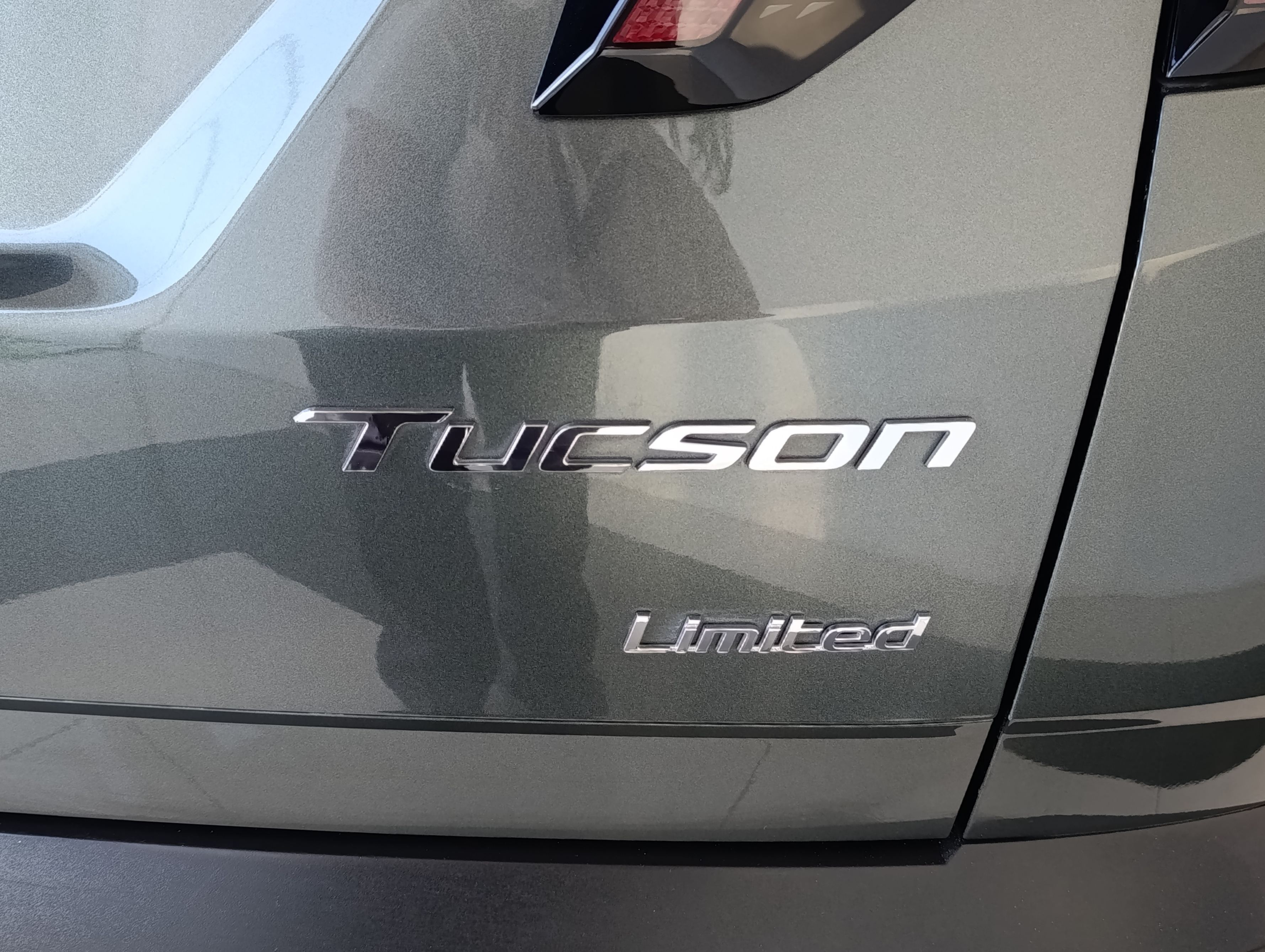 Hyundai Tucson Lateral izquierdo 30