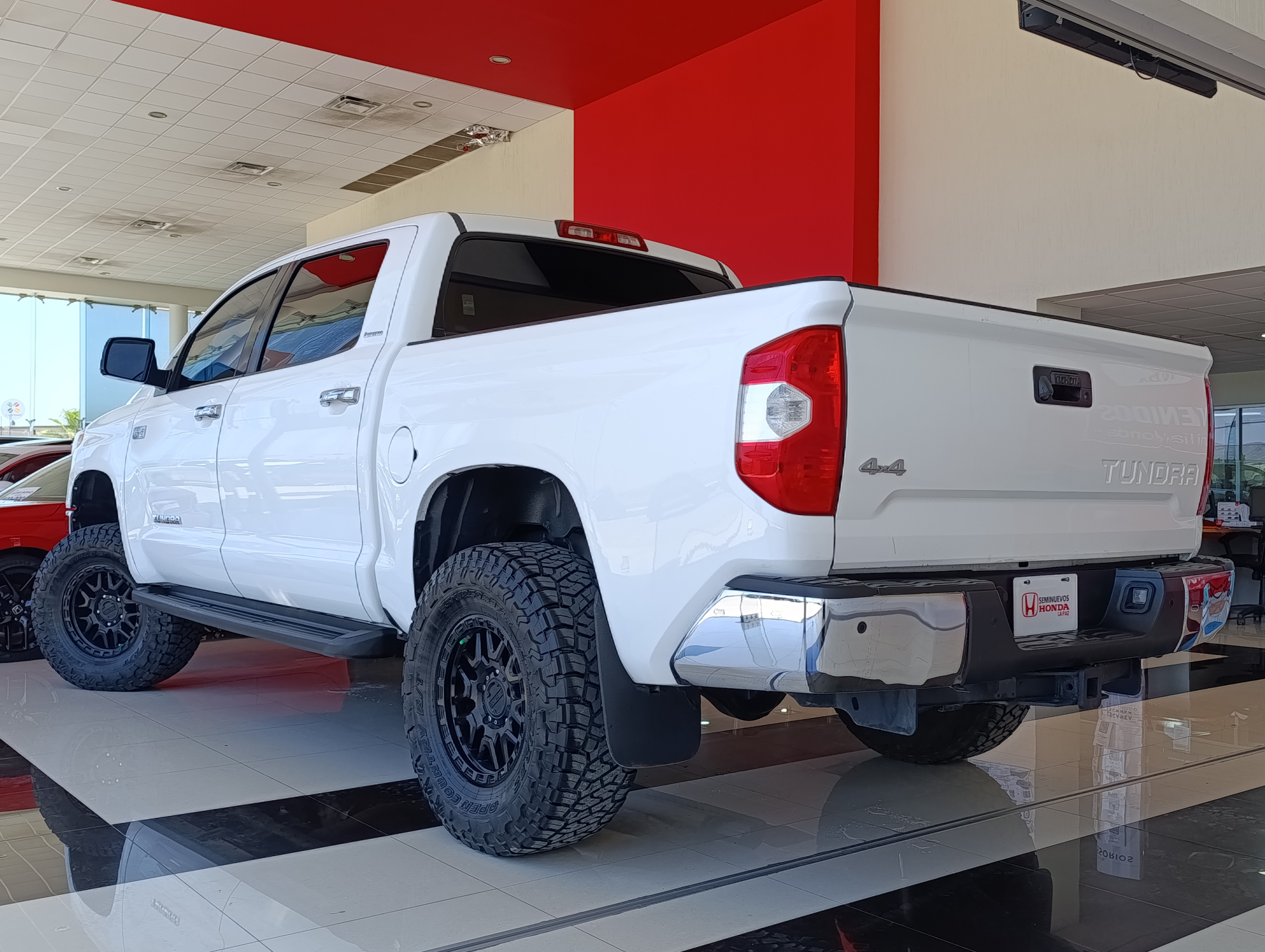 Toyota TUNDRA Llantas 25